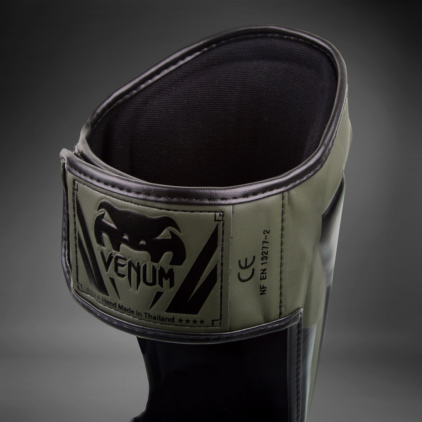 Venum Elite 站立护胫 – 卡其色/黑色
