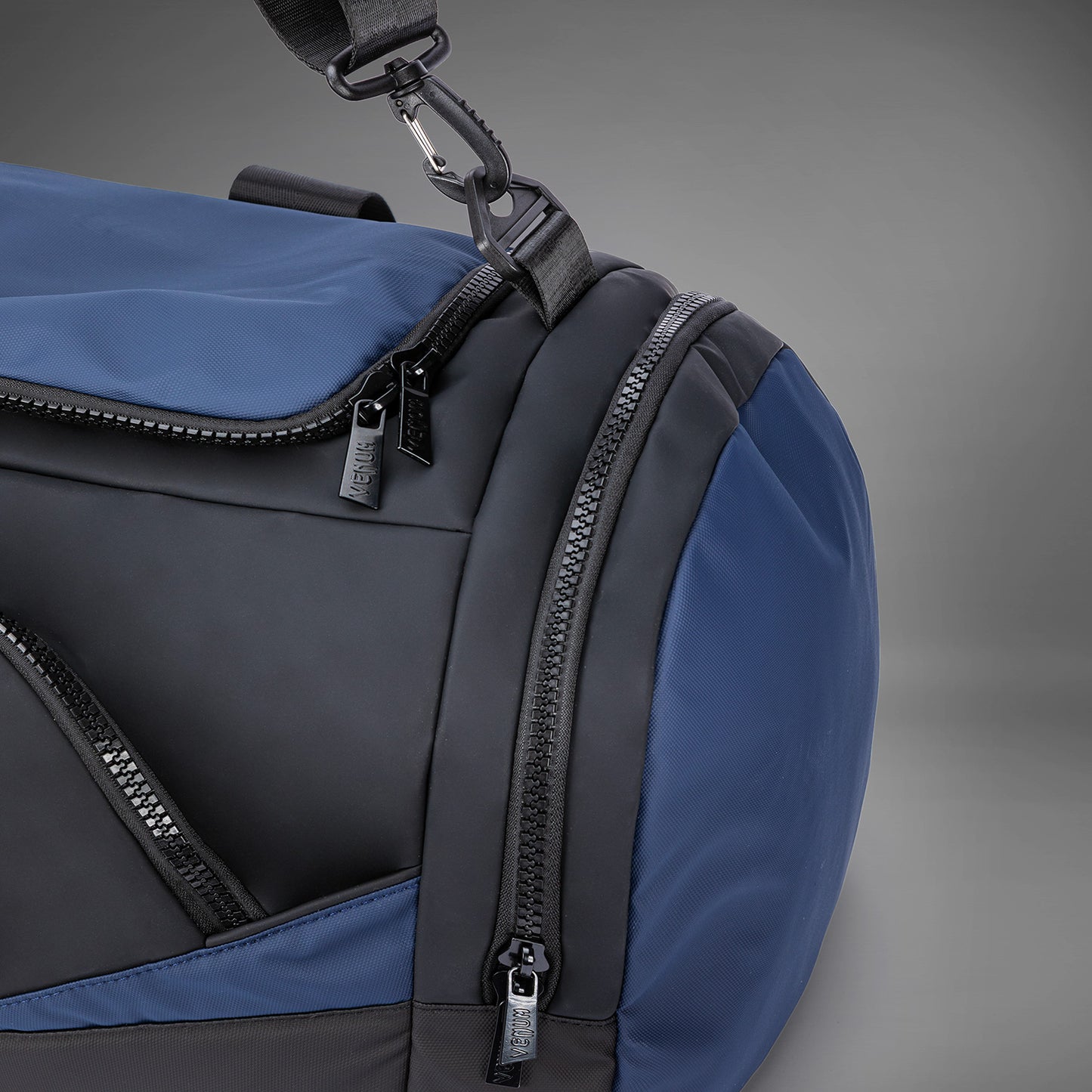 Venum Evo 2 Trainer Lite 运动包 (55-63L) – 黑色/蓝色