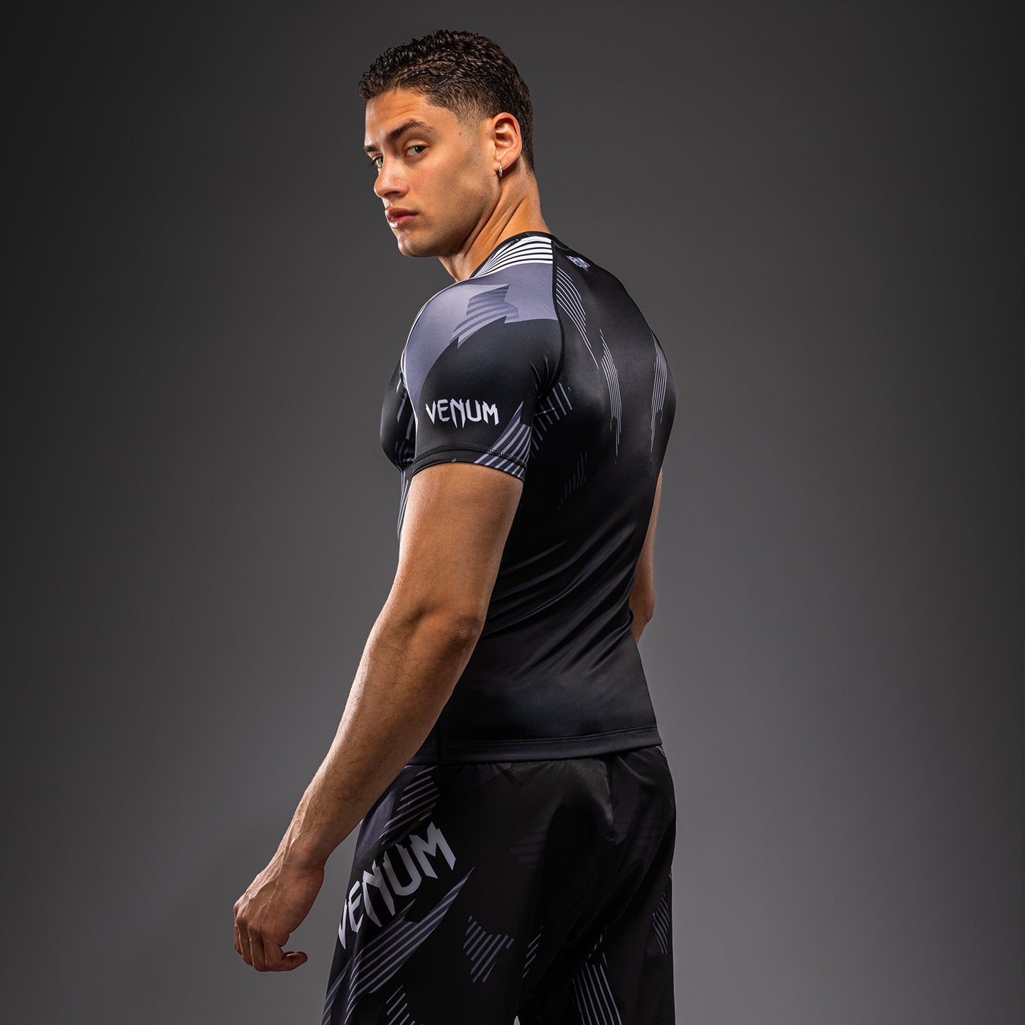 NO-GI 6.0 短袖紧身防磨衣 – 黑色/白色