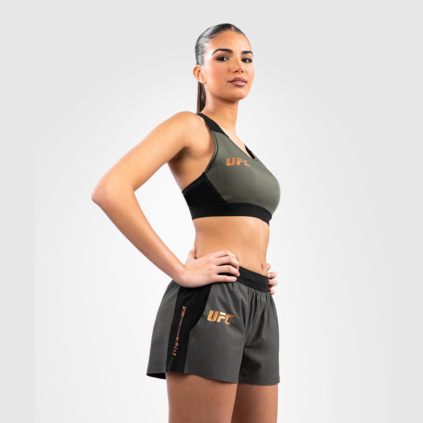 UFC Adrenaline by Venum Fight Week 女士性能短裤 – 卡其色