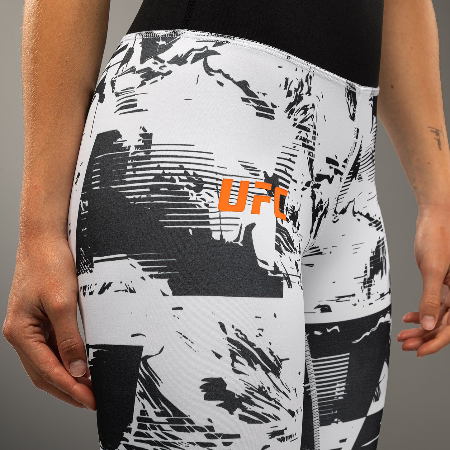 Women's UFC Zenith by Venum 白色 正品格斗周紧身裤