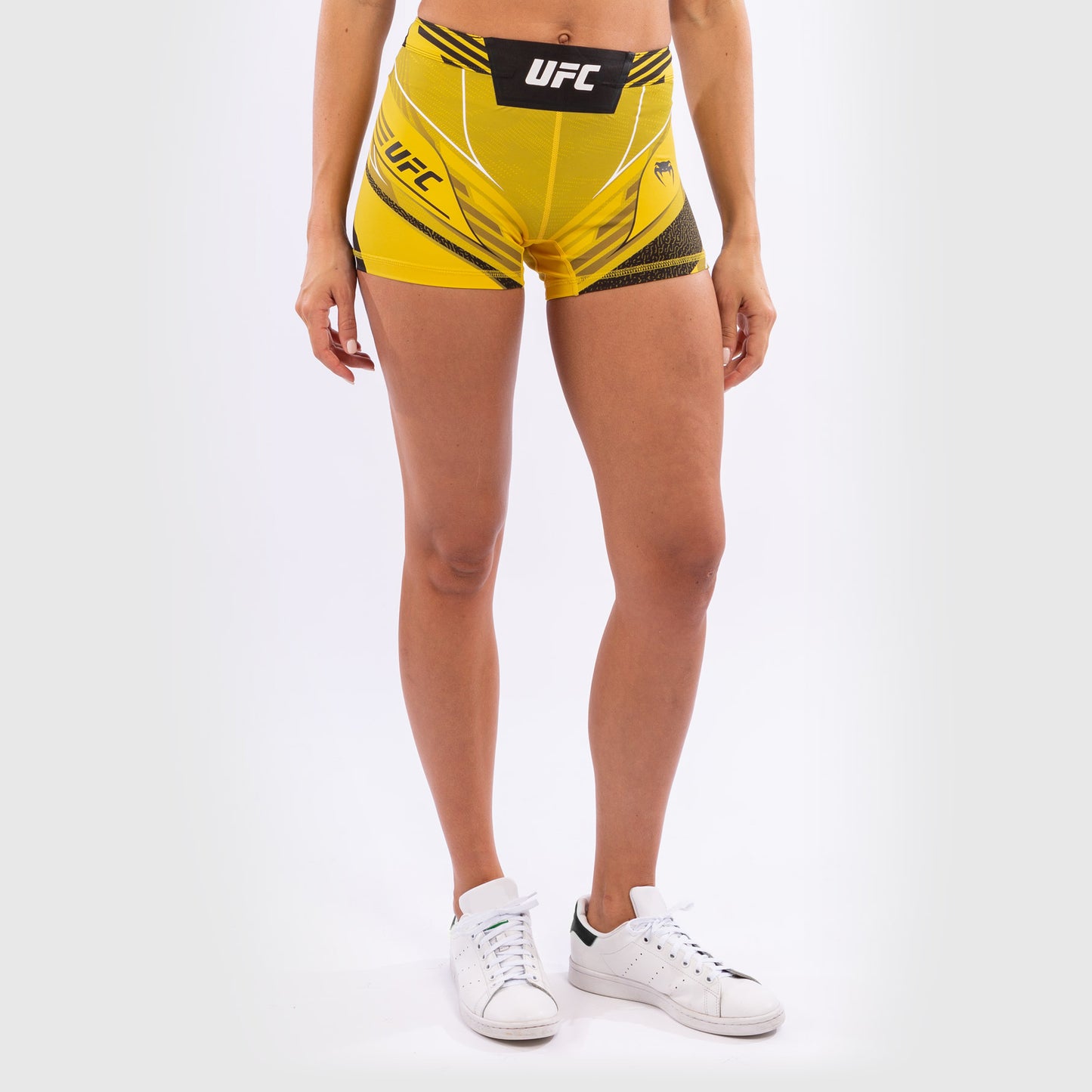 UFC Venum Authentic Fight Night 女士综合格斗短裤–短款–黄色