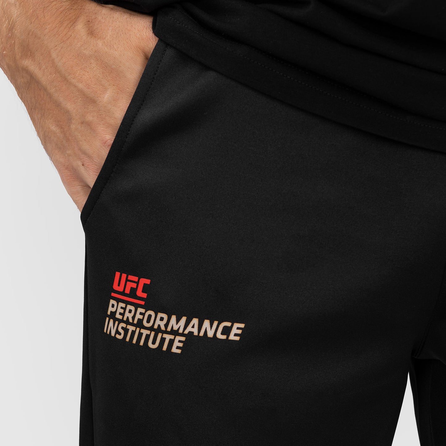 UFC Venum Performance Institute 2.0 慢跑裤 – 黑色/红色