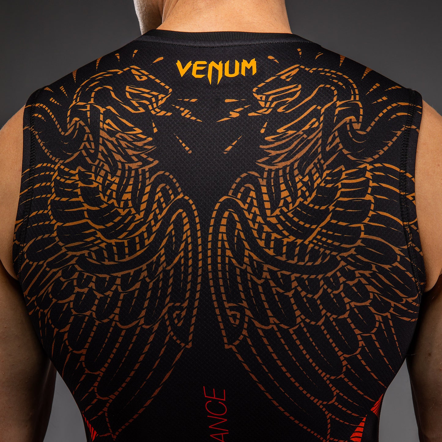 Venum Quetzal Fury 无袖紧身防磨衣 – 黑色/烈焰红/橘色