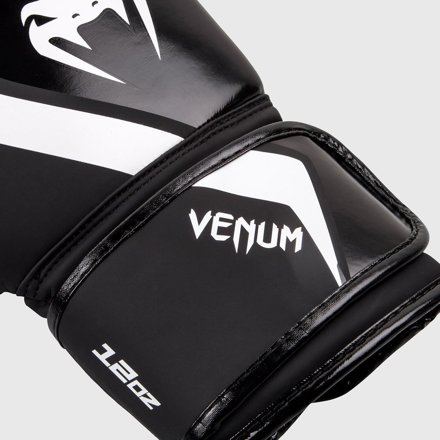 Venum 拳击手套 Contender 2.0 – 黑色/灰色-白色