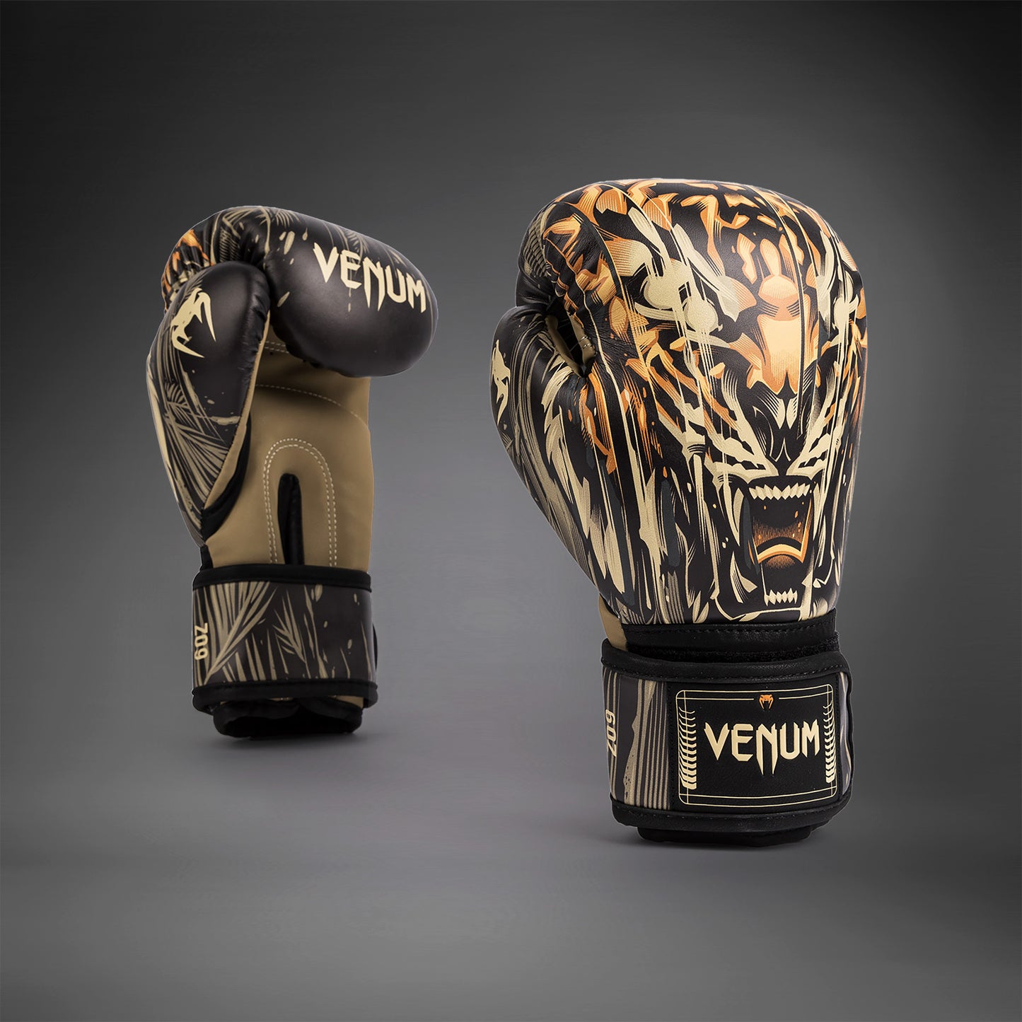 Venum Tiger 儿童款拳击手套 – 黑色/荧光橙色