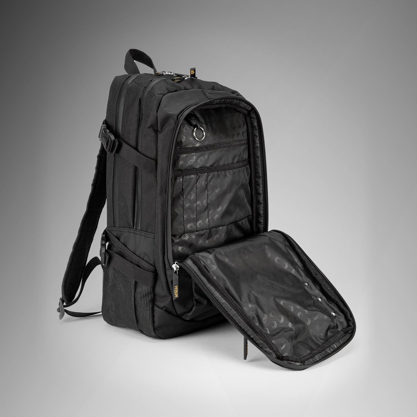 Venum Challenger Pro Evo 背包（20-25L）– 黑色/金色