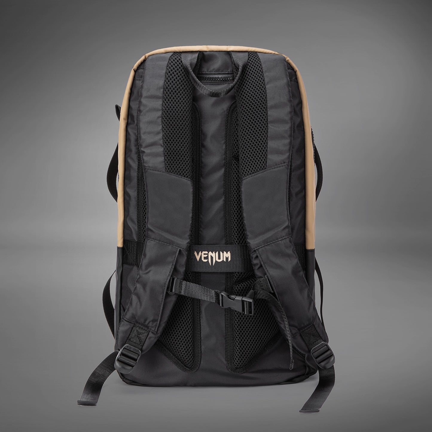 Venum Evo 2 背包（20-25L）– 黑色/沙色