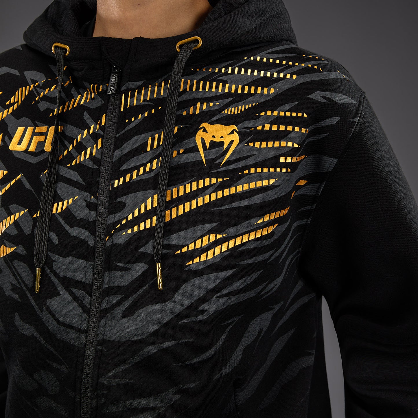 UFC Fusion by Venum 女士款 复制拉链连帽衫 – 冠军