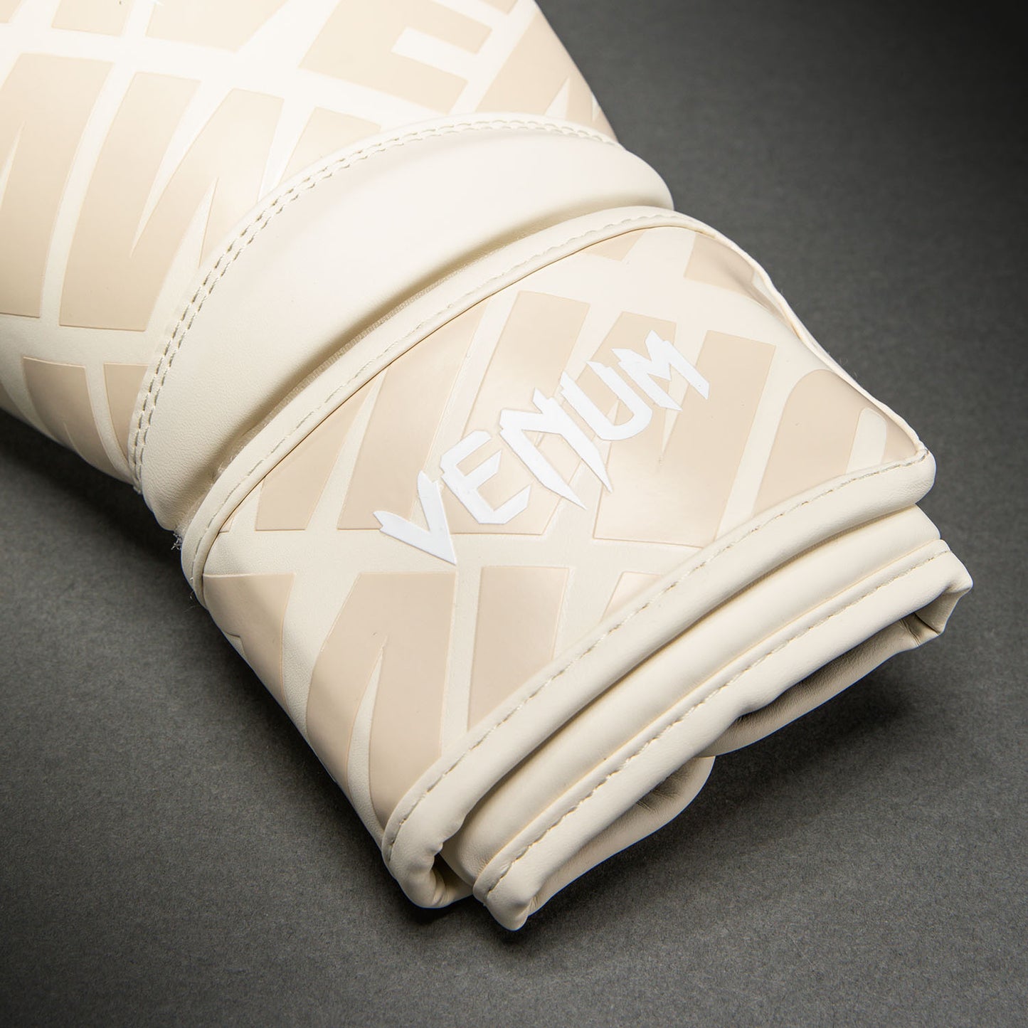 Venum Contender 1.5 XT 3D 拳击手套 – 奶油色