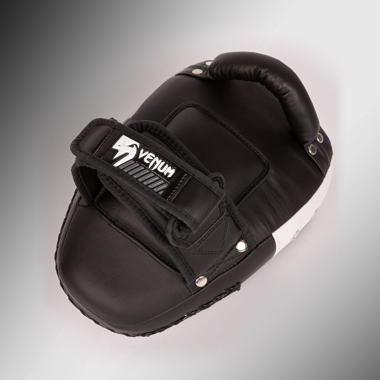 Venum Kick Boxing Gear 2.0 微纤维小拳击手套 – 黑色/白色