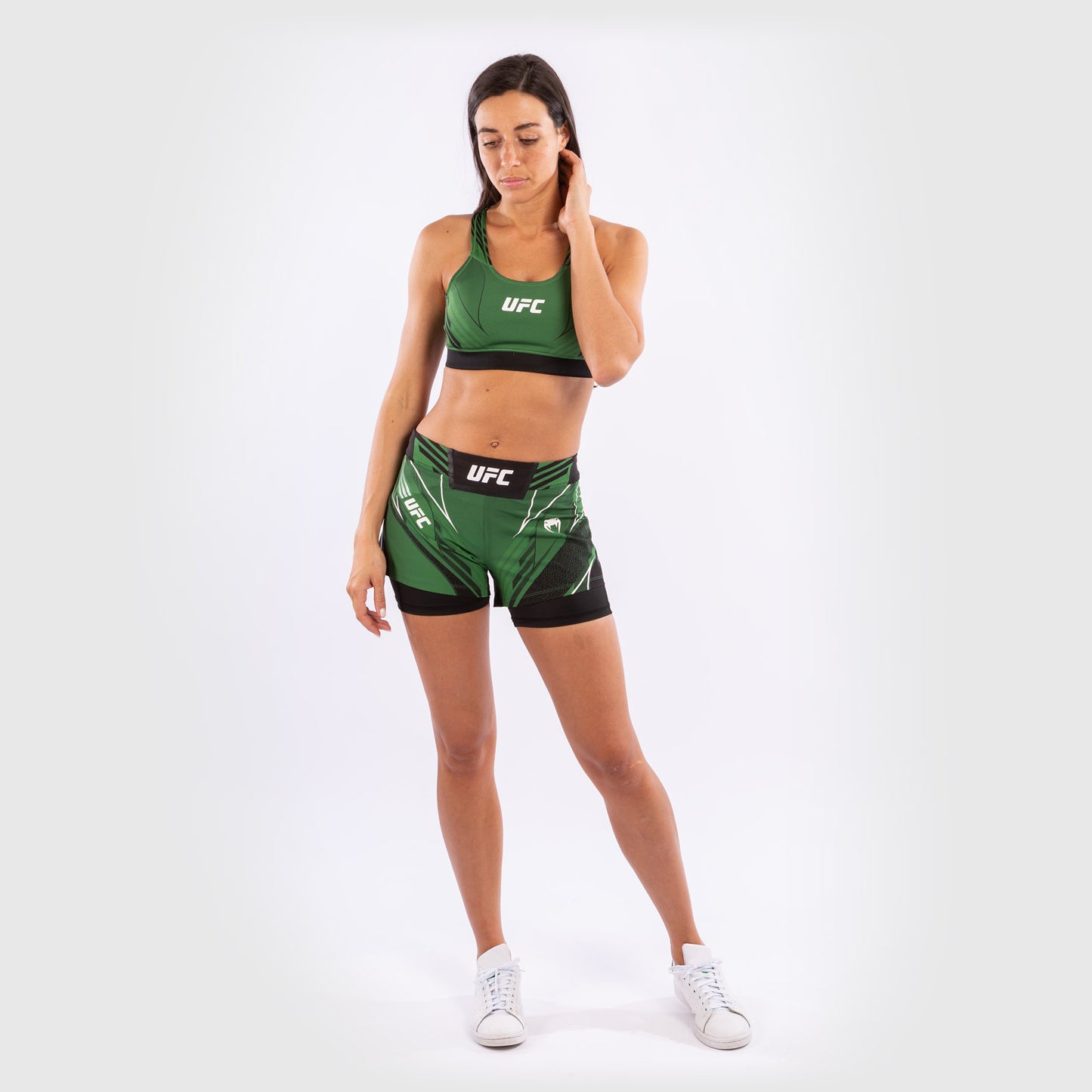 UFC Venum Authentic Fight Night 女士格斗短裤 – 短款 – 绿色