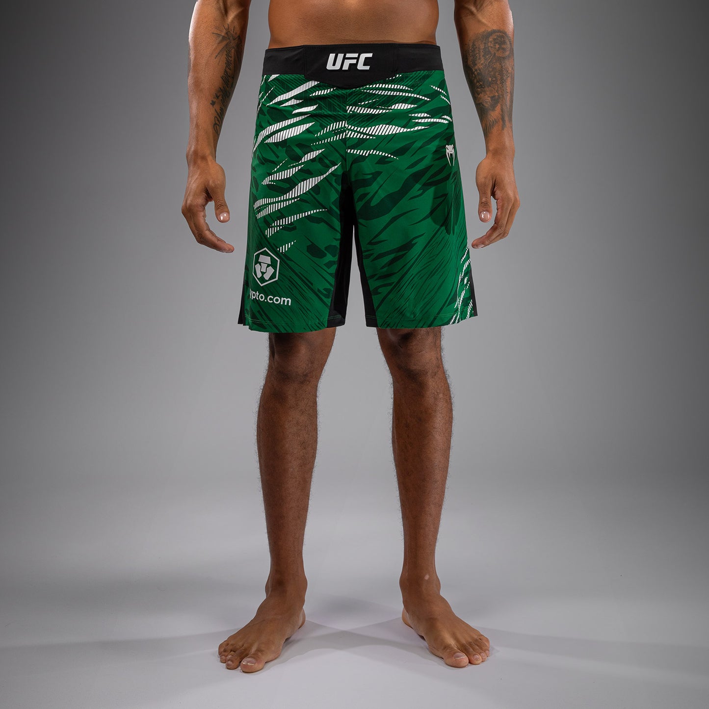 UFC Fusion by Venum Authentic Fight Night 男士格斗短裤 – 长款 – 绿色