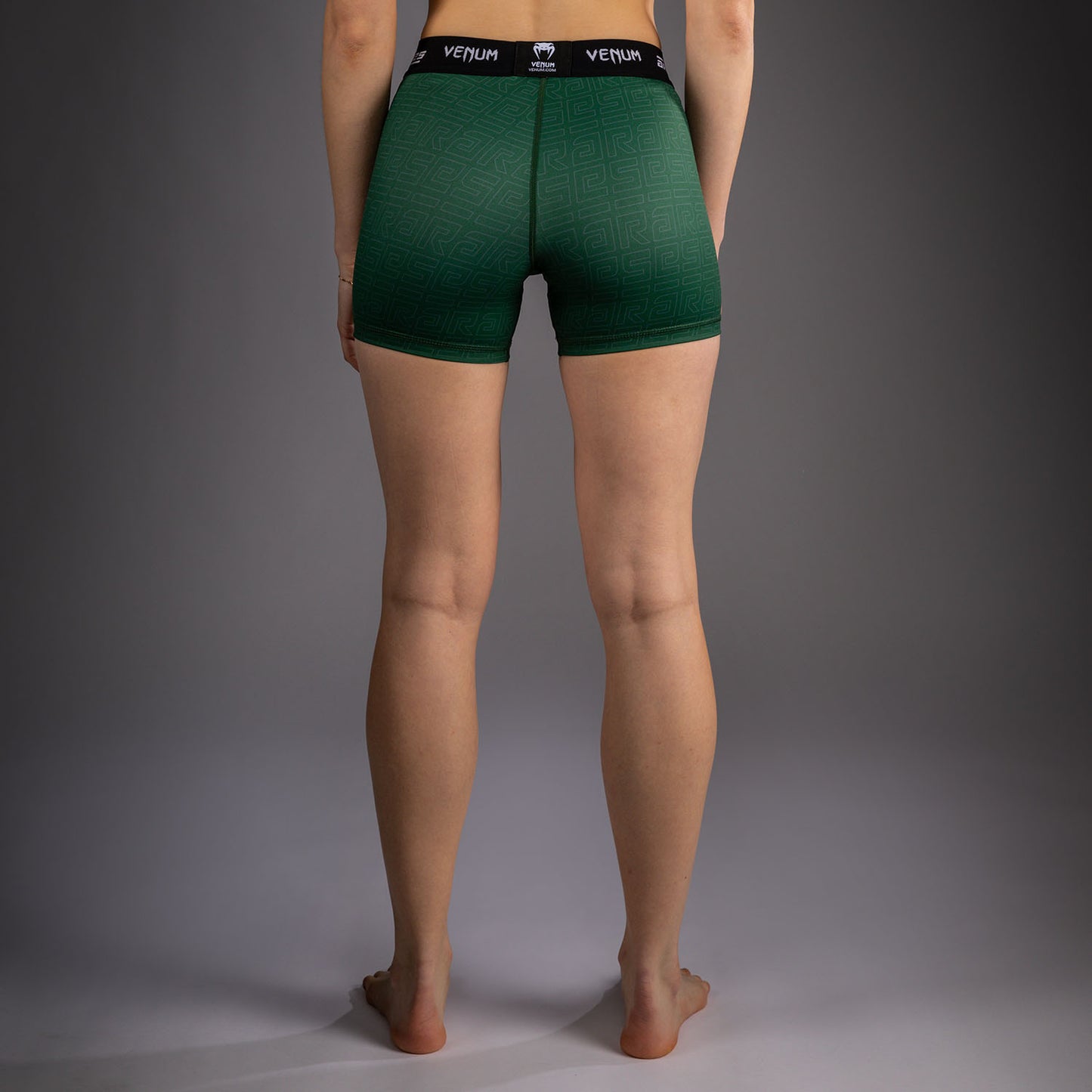 Venum x Ares 2.0 女士训练短裤 – 卡其色