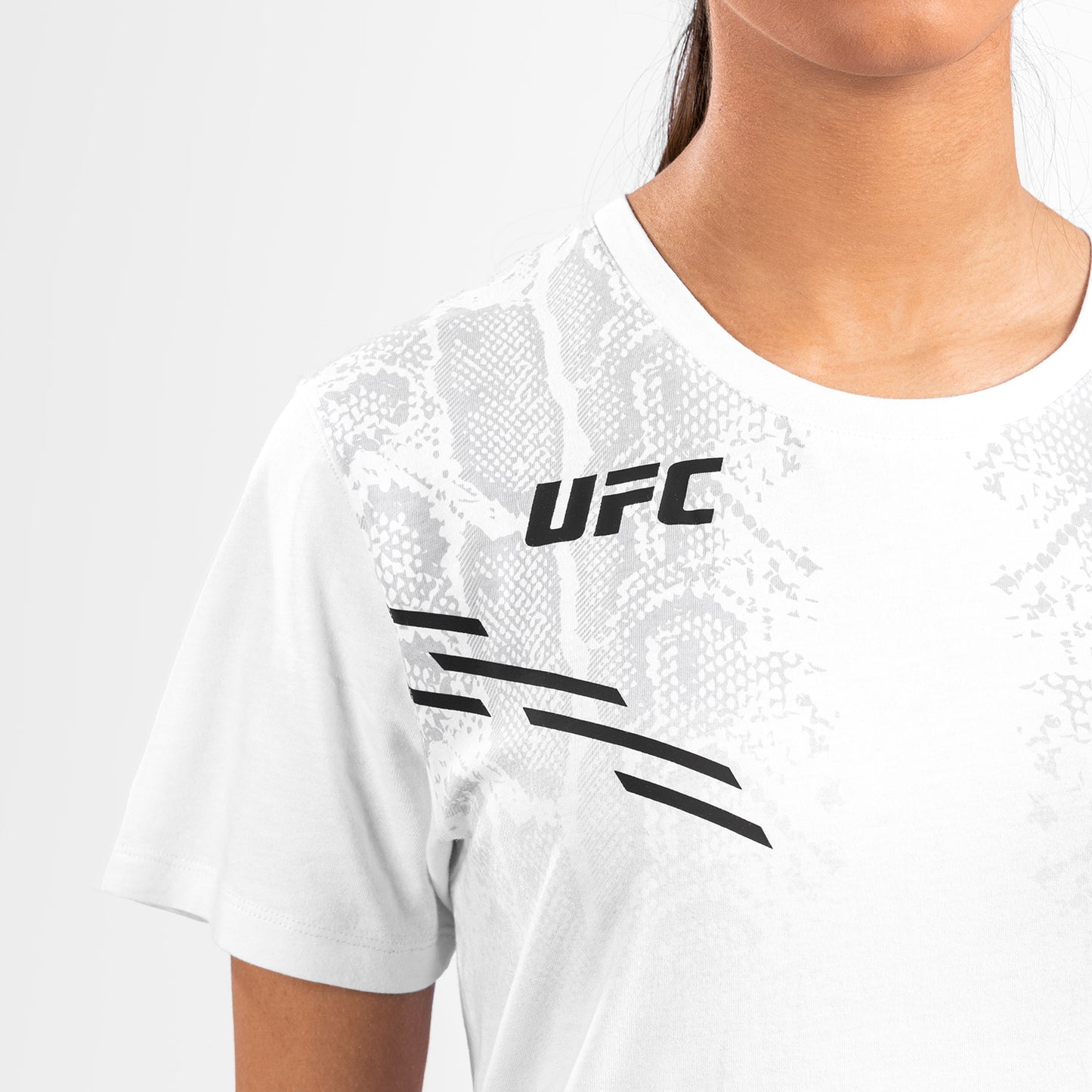 UFC Adrenaline by Venum Replica 女士短袖T恤 – 白色