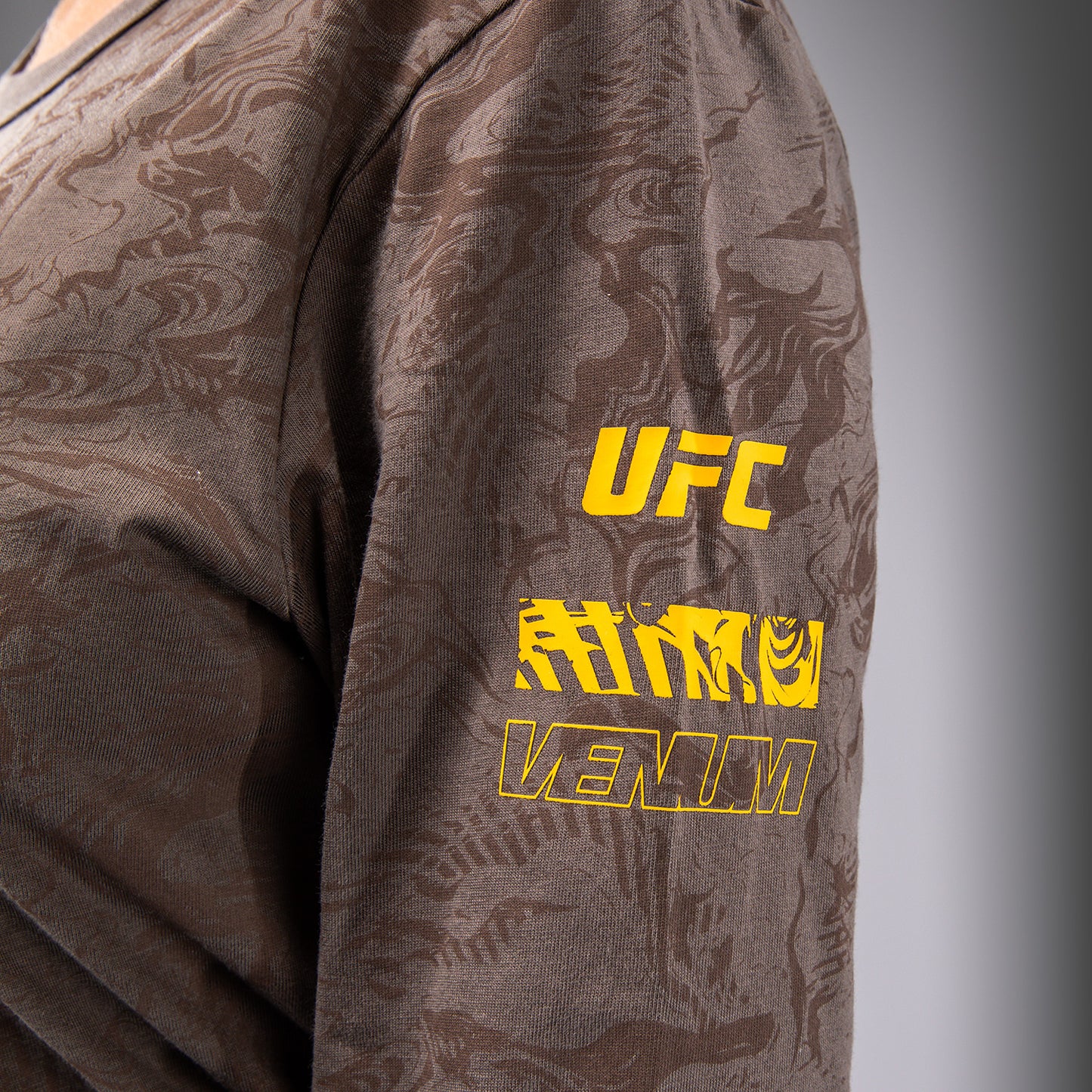 UFC Fusion by Venum Fight Week 女士长袖棉质T恤 – 土褐色