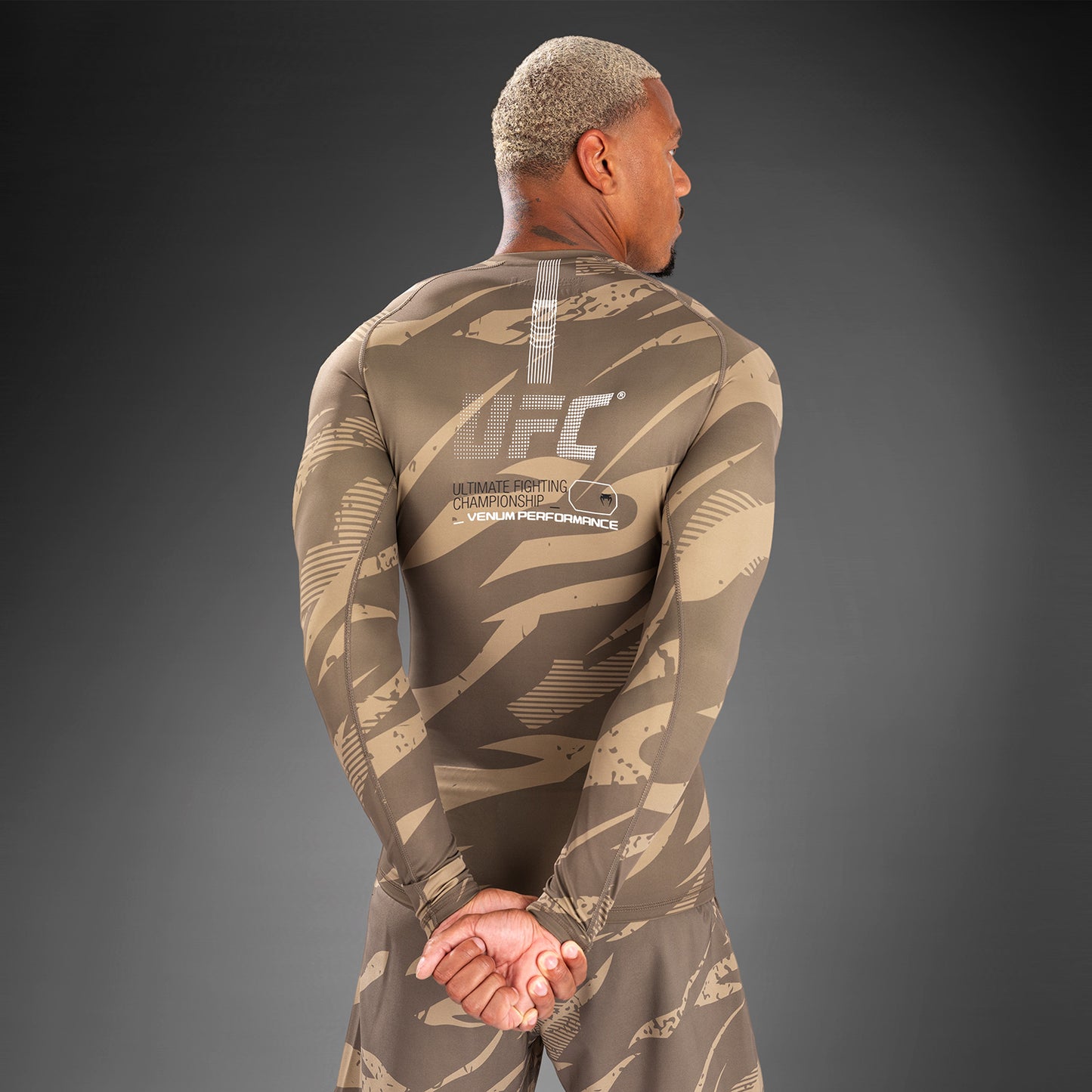 UFC Adrenaline by Venum Fight Week 紧身防磨衣–沙色迷彩