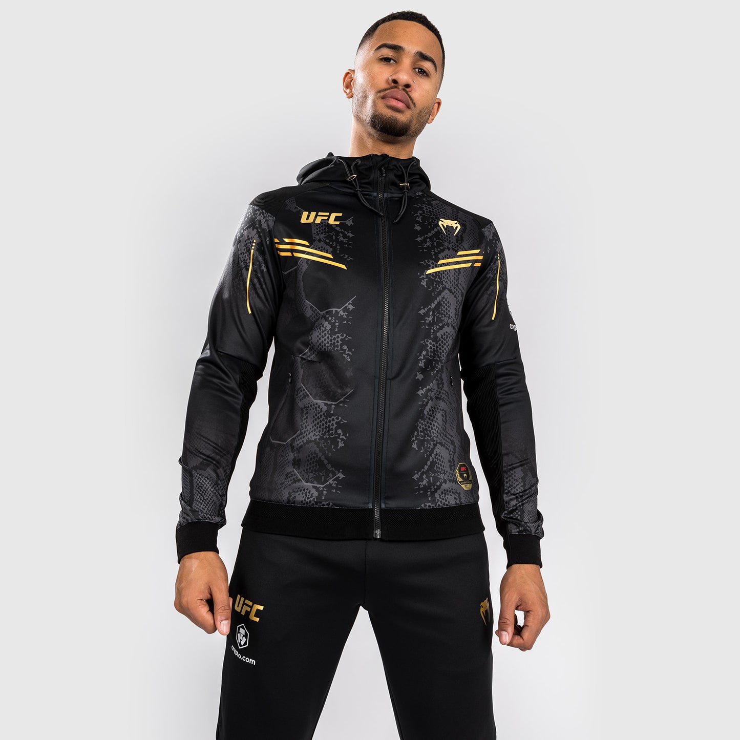 UFC Adrenaline by Venum Authentic Fight Night 男士款 走场连帽衫 – Champion