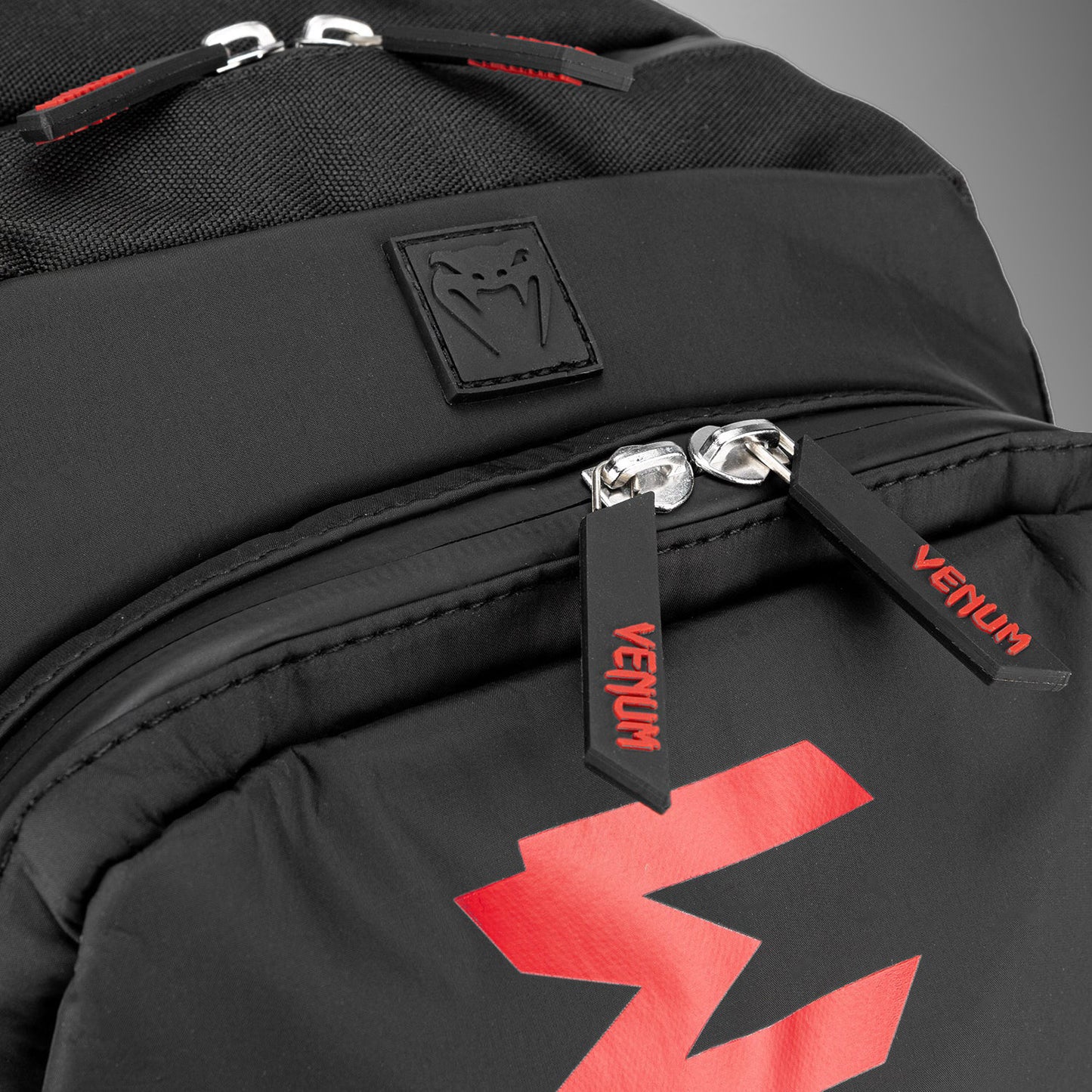 Venum Challenger Pro Evo 背包 (20-25L) – 黑色/红色