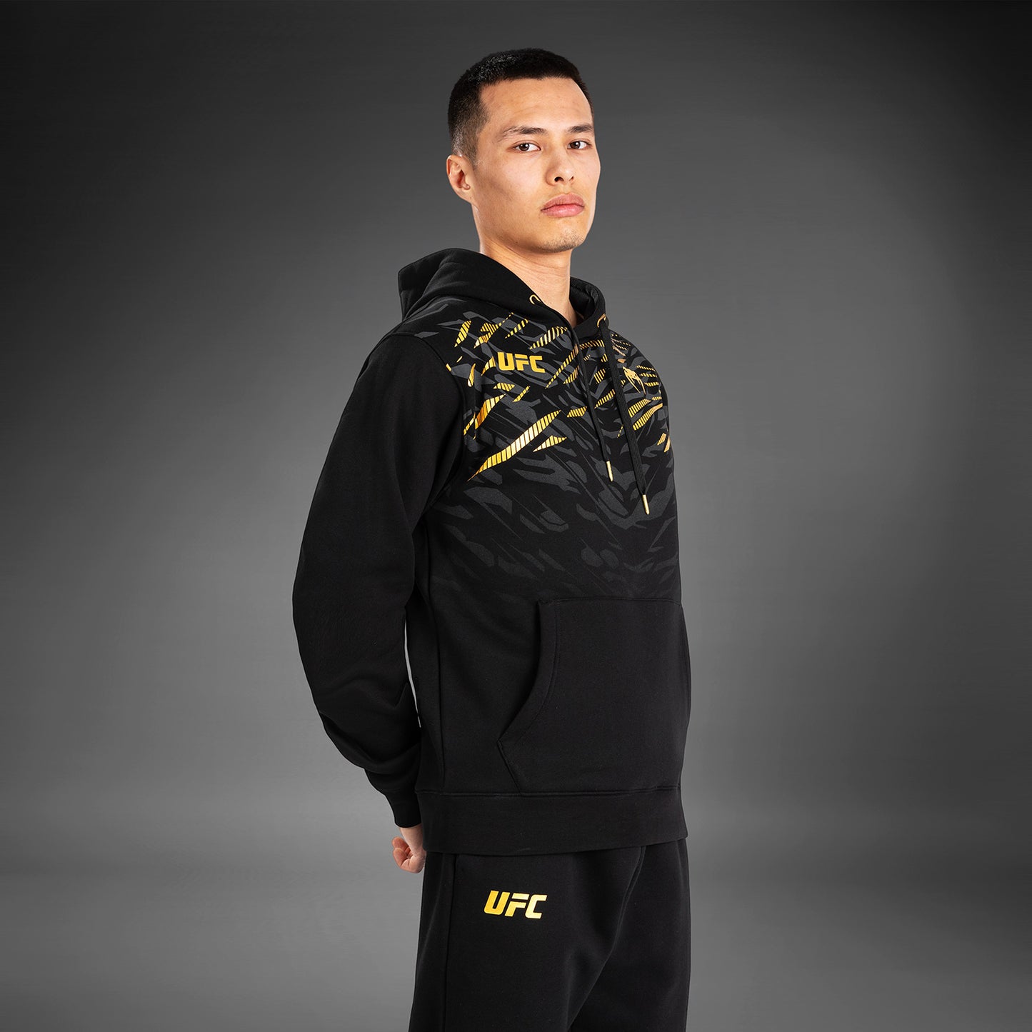 UFC Fusion by Venum 男士款 连帽卫衣 – Champion