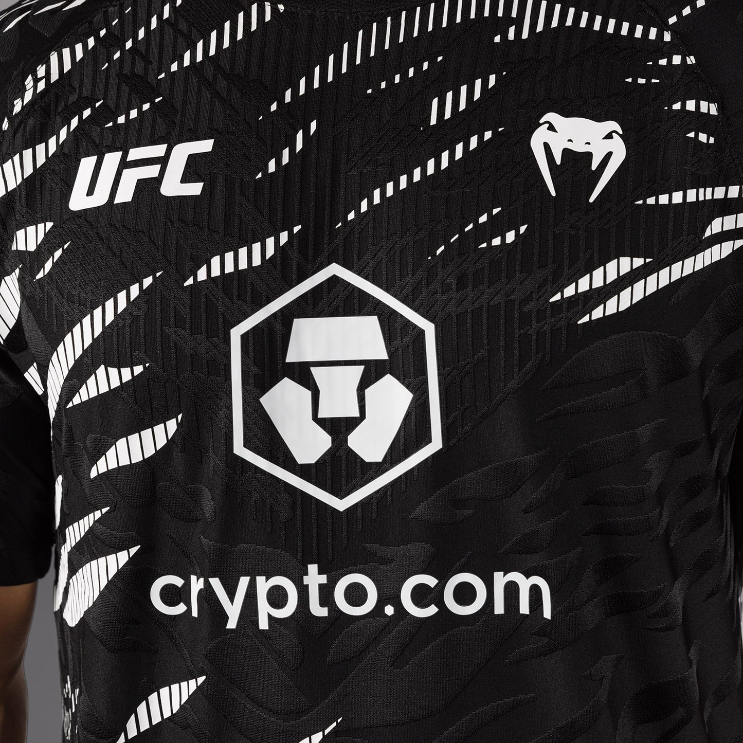 UFC Fusion by Venum Authentic Fight Night 男士Walkout球衣 – 黑色