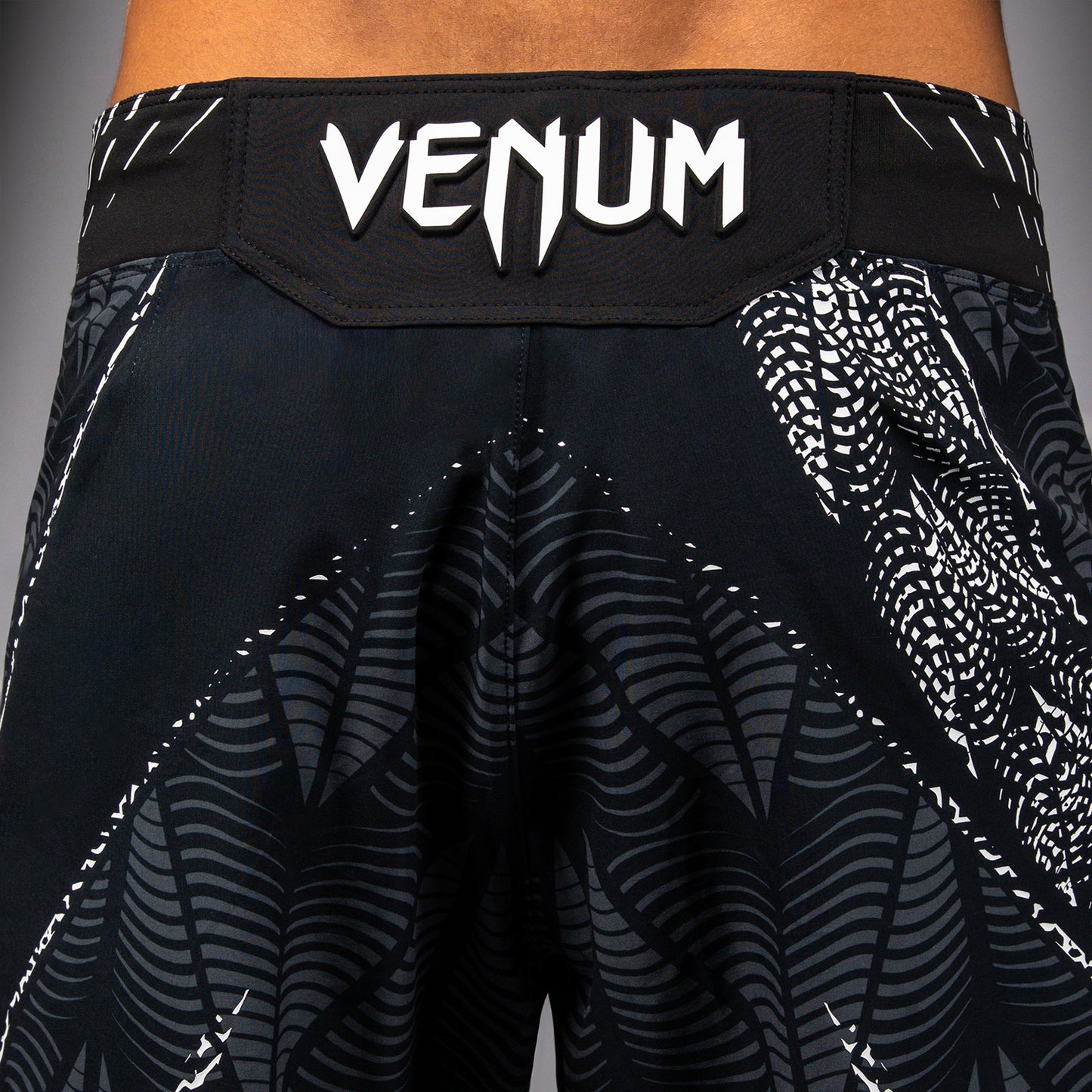 男士Venum UFC Zenith 黑色正品Fight Night长款格斗短裤