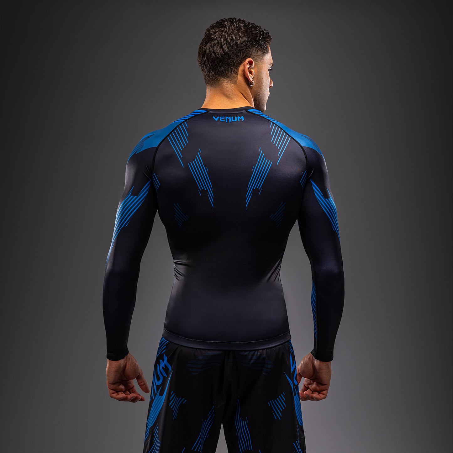NO-GI 6.0 长袖紧身防磨衣 – 黑色/蓝色