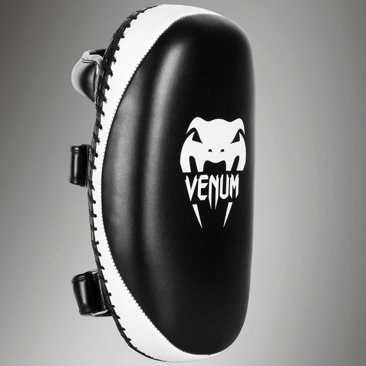 Venum Light 踢击护垫 - Skintex皮革 - 黑色/冰蓝色（对）