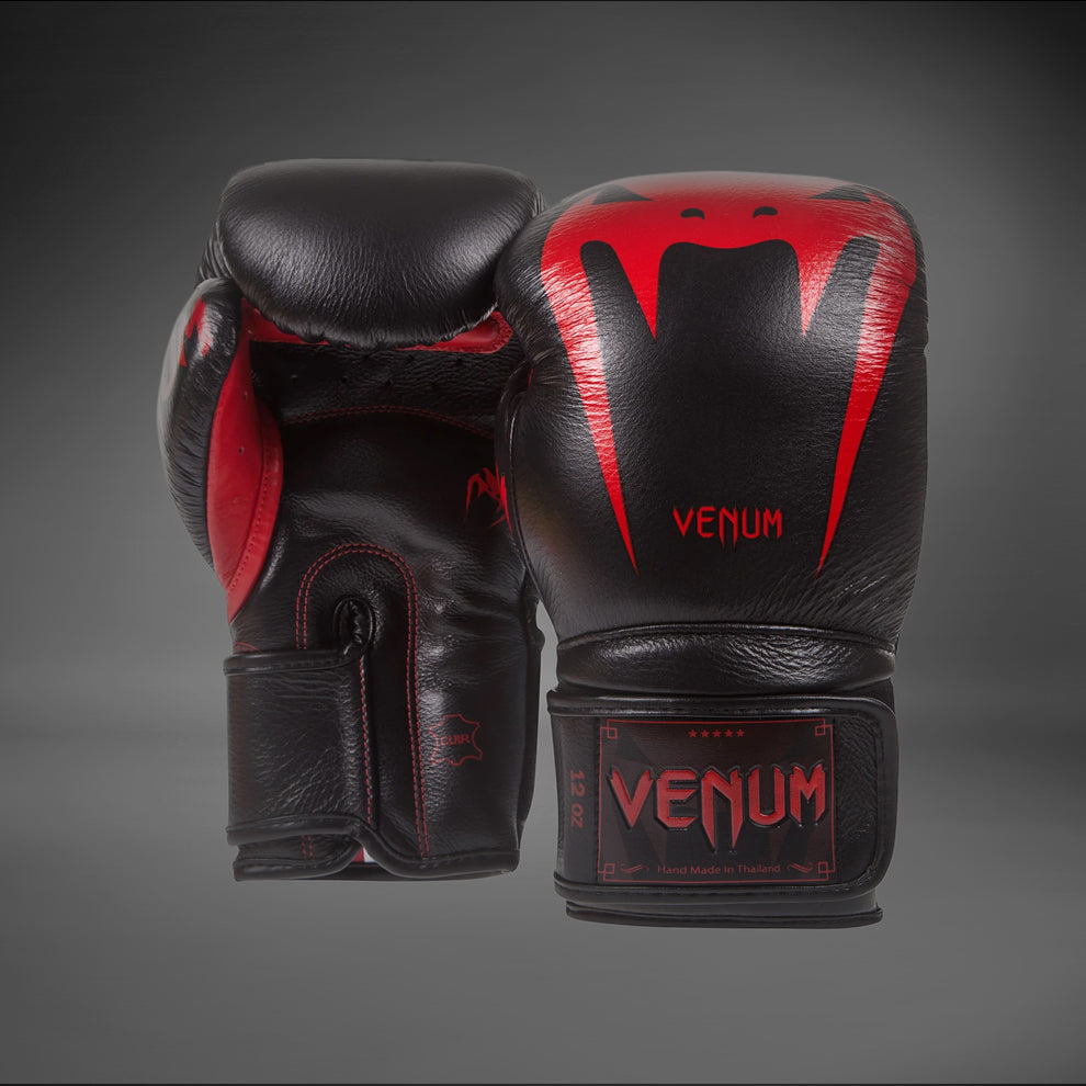 Venum Giant 3.0 拳击手套 – Nappa皮革黑魔