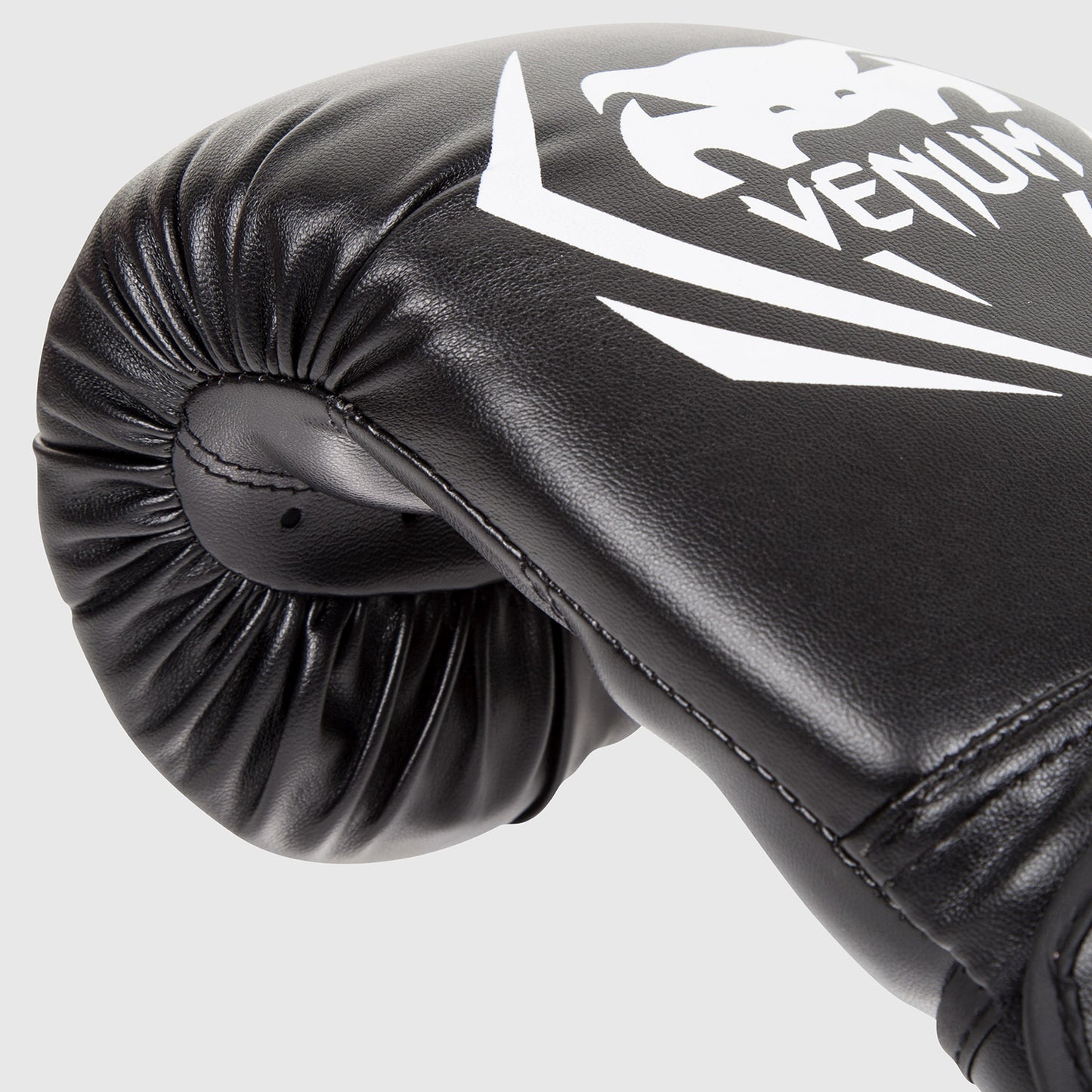 Venum Contender 拳击手套