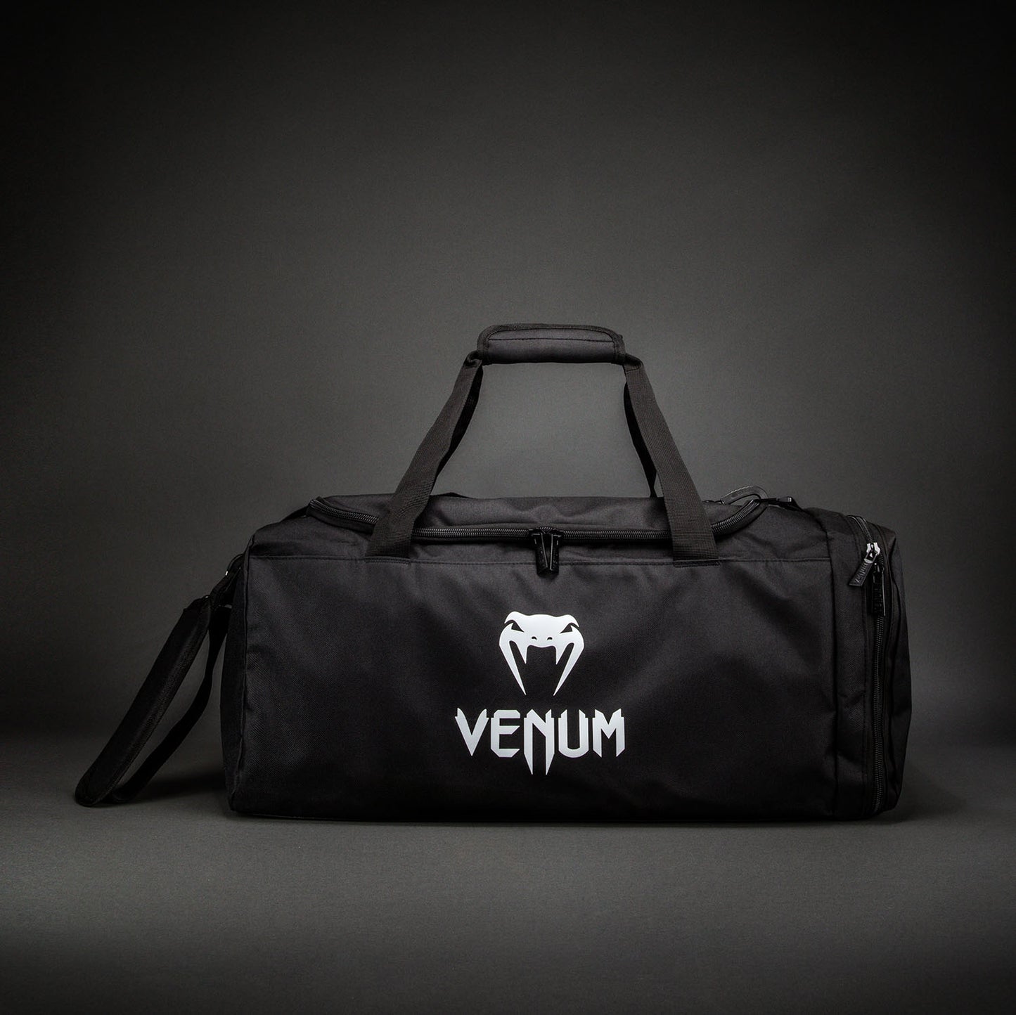 Venum Essential 运动包 (37L) – 黑色