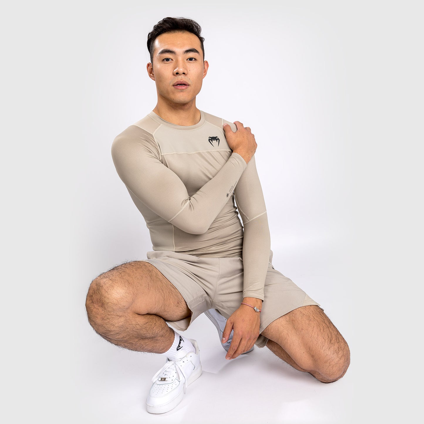 Venum G-Fit Air 紧身防磨衣长袖 – 沙色