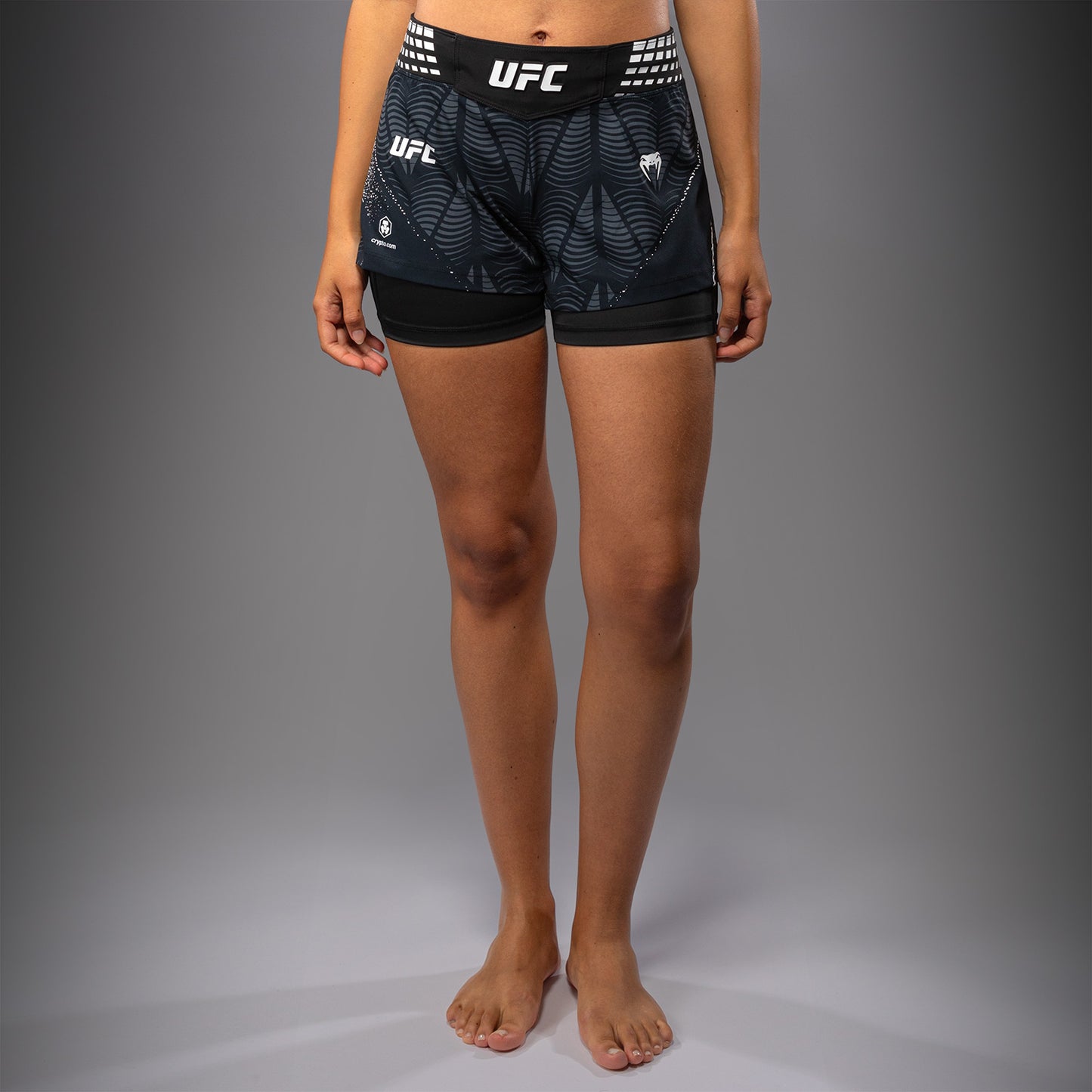 Women's UFC Zenith by Venum 黑色 Authentic 短款格斗短裤