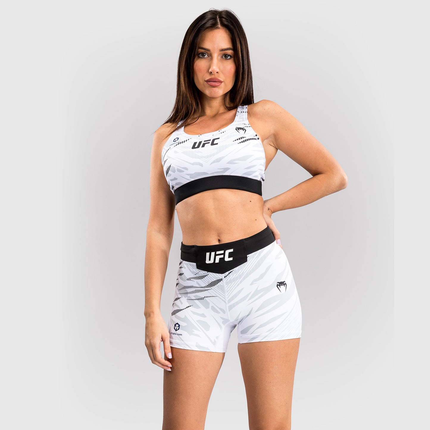 UFC Fusion by Venum 女士综合格斗短裤–短款–白色
