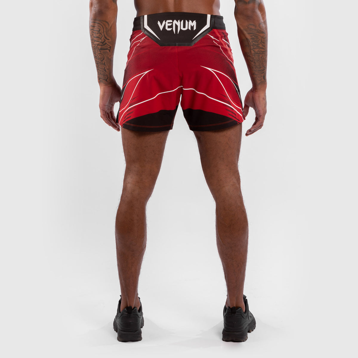 Venum UFC Authentic Fight Night 男士短裤 – 红色