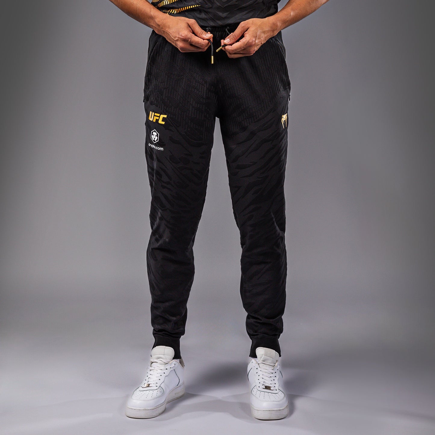 UFC Fusion by Venum Authentic Fight Night 男士款 走场长裤 – Champion