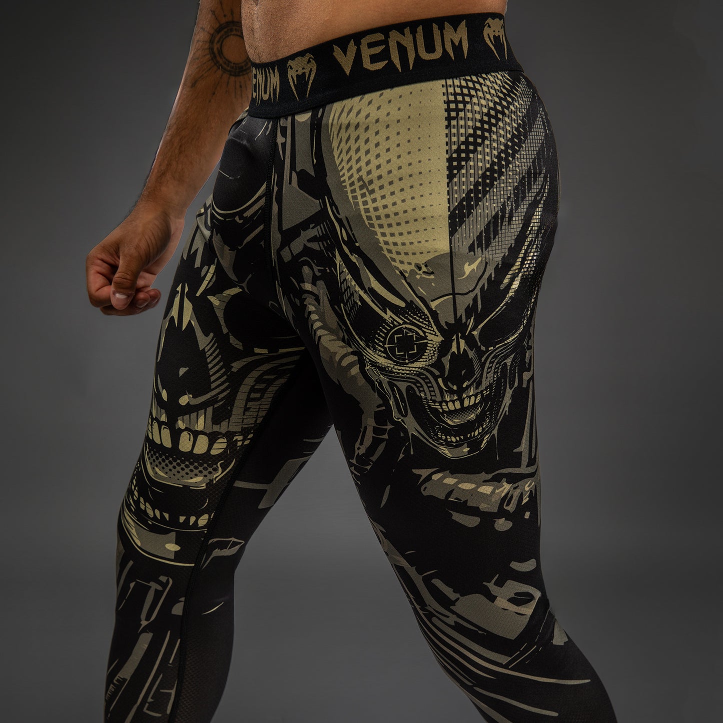 Venum Invader 紧身裤 – 黑色/沙色