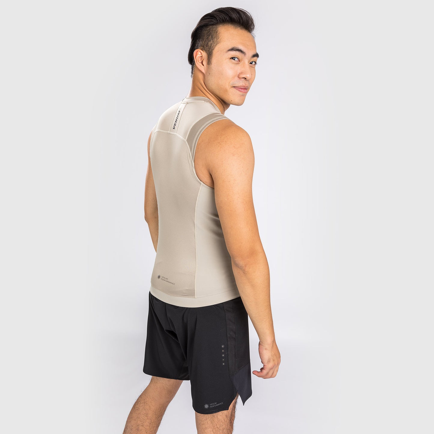 Venum G-Fit Air 紧身防磨衣–无袖–沙色