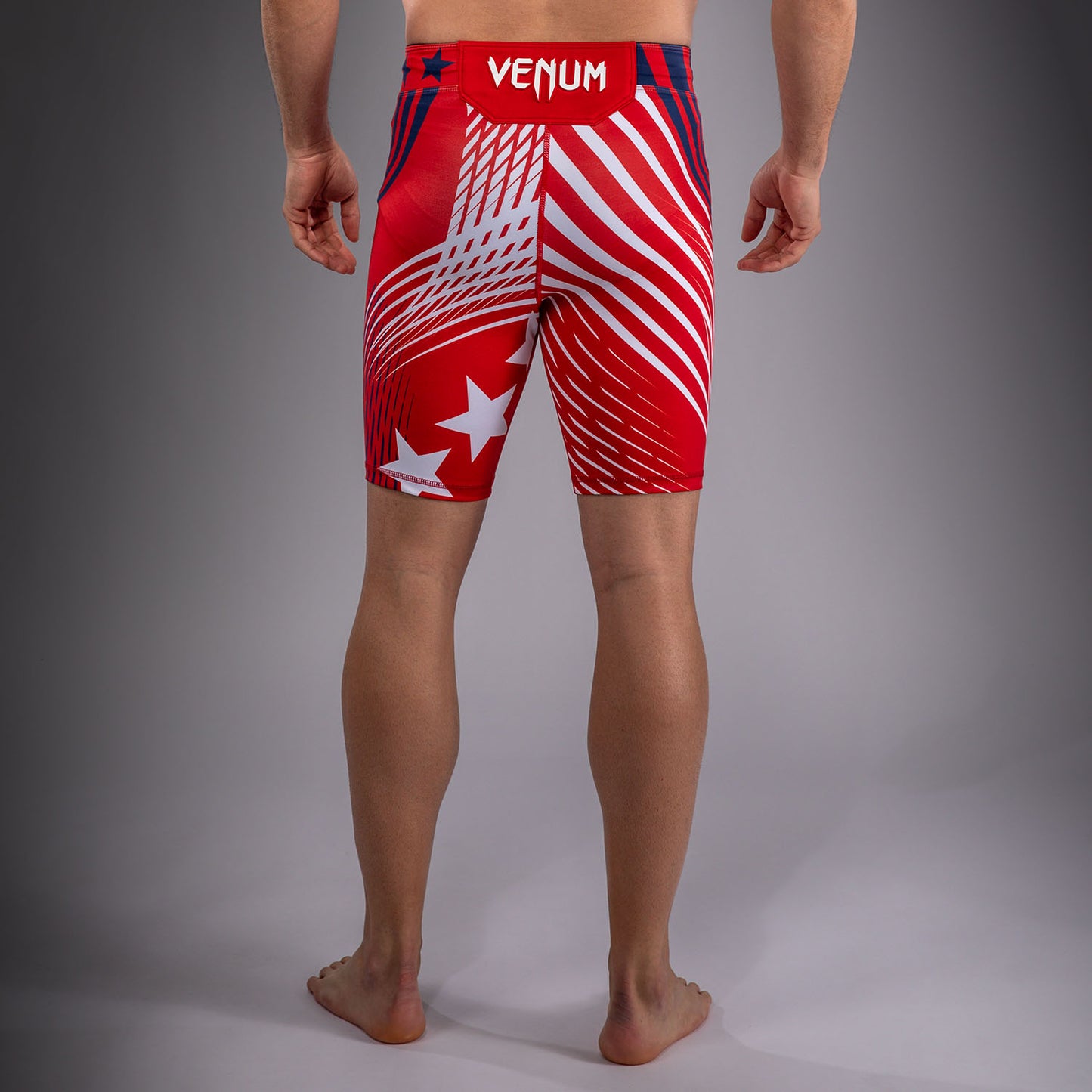 Official UFC Freedom 250 by Venum 男士 Authentic Fight Night Vale Tudo 紧身格斗短裤 - 红色