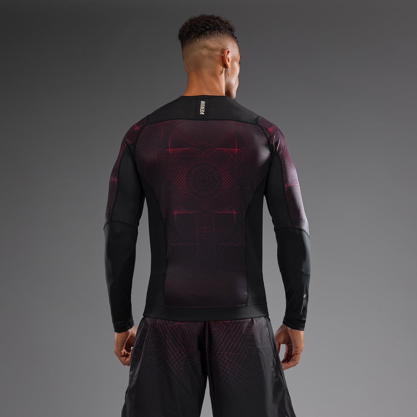 Venum G-Fit Air 男士长袖紧身防磨衣 – 深黑色/火红色