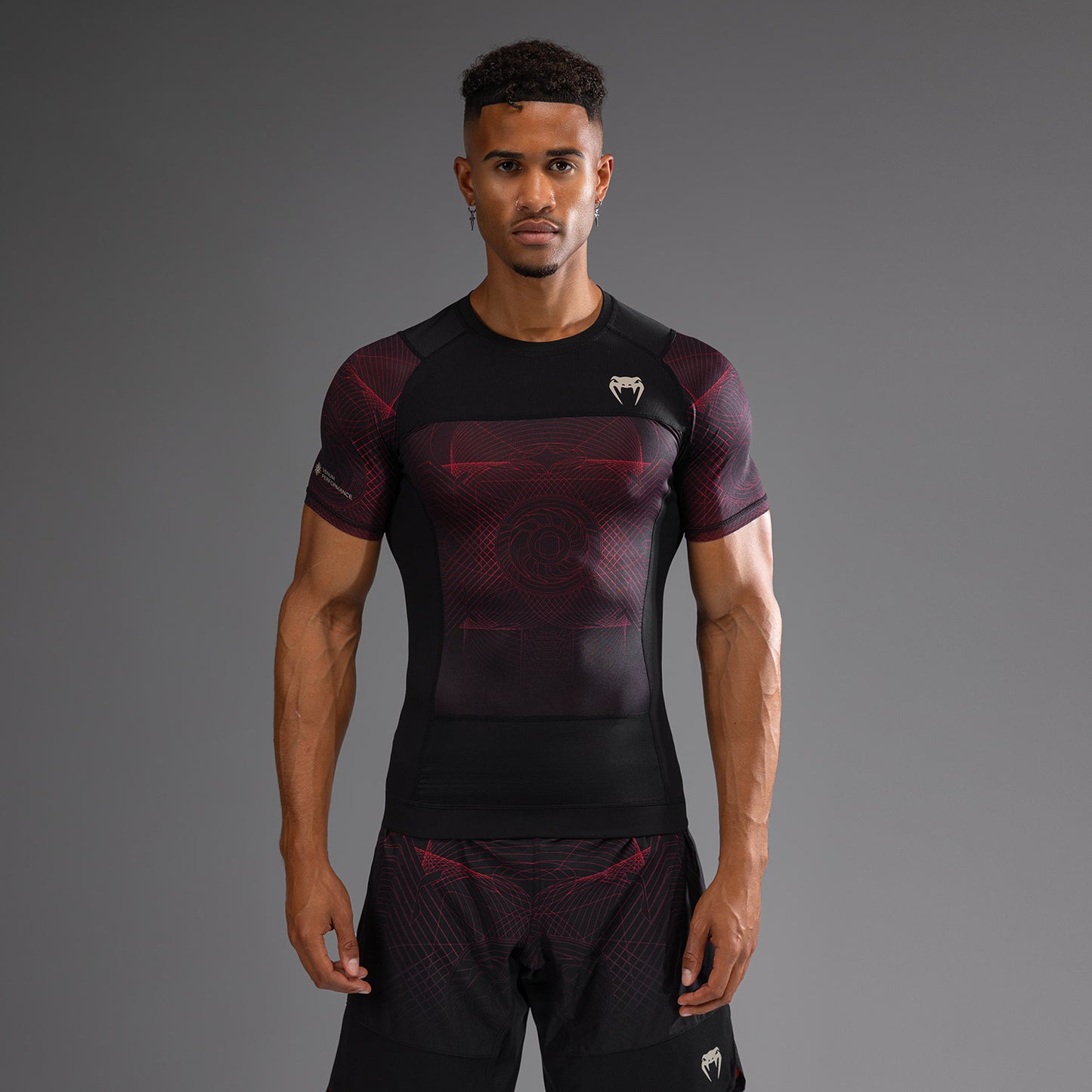 Venum G-Fit Air 男士短袖紧身防磨衣 – 深黑色/火红色