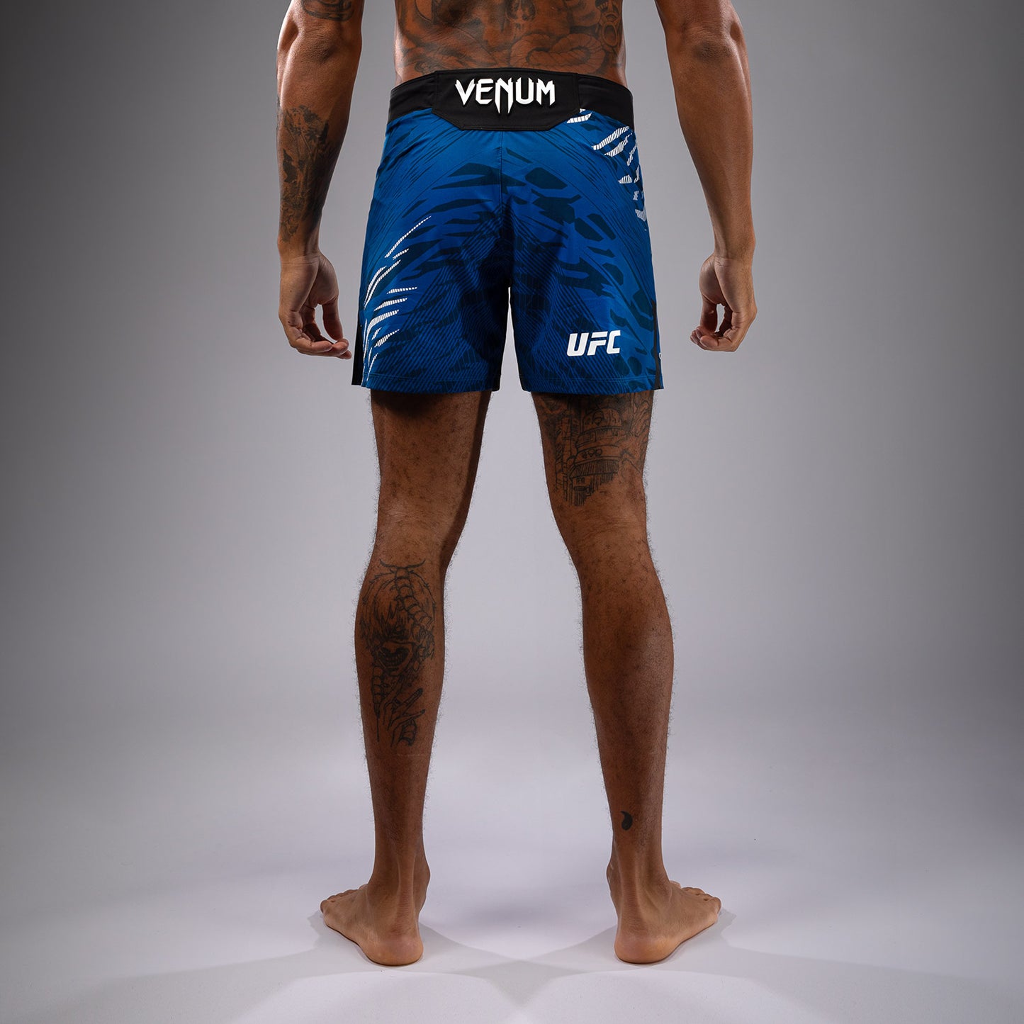 UFC Fusion by Venum Authentic Fight Night 男士格斗短裤 – 短款 – 蓝色