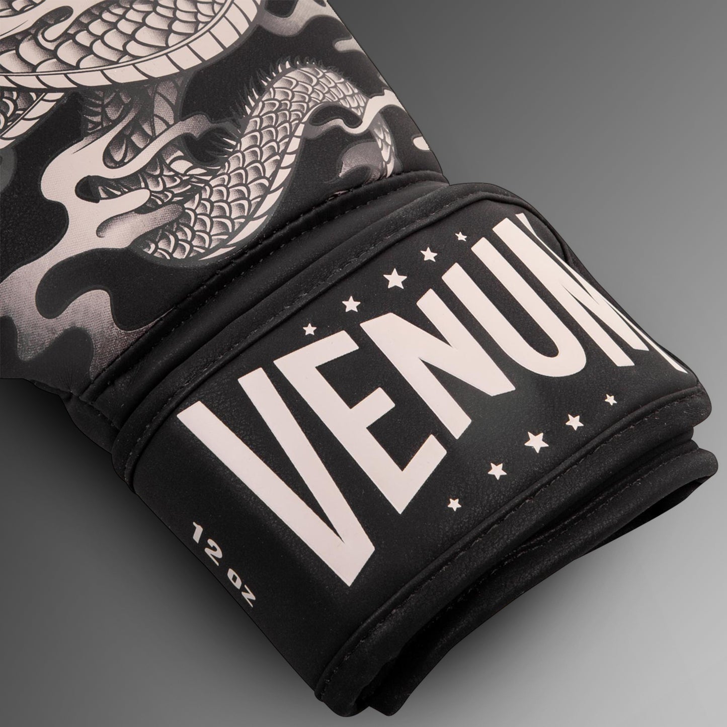 Venum Dragon's Flight 拳击手套