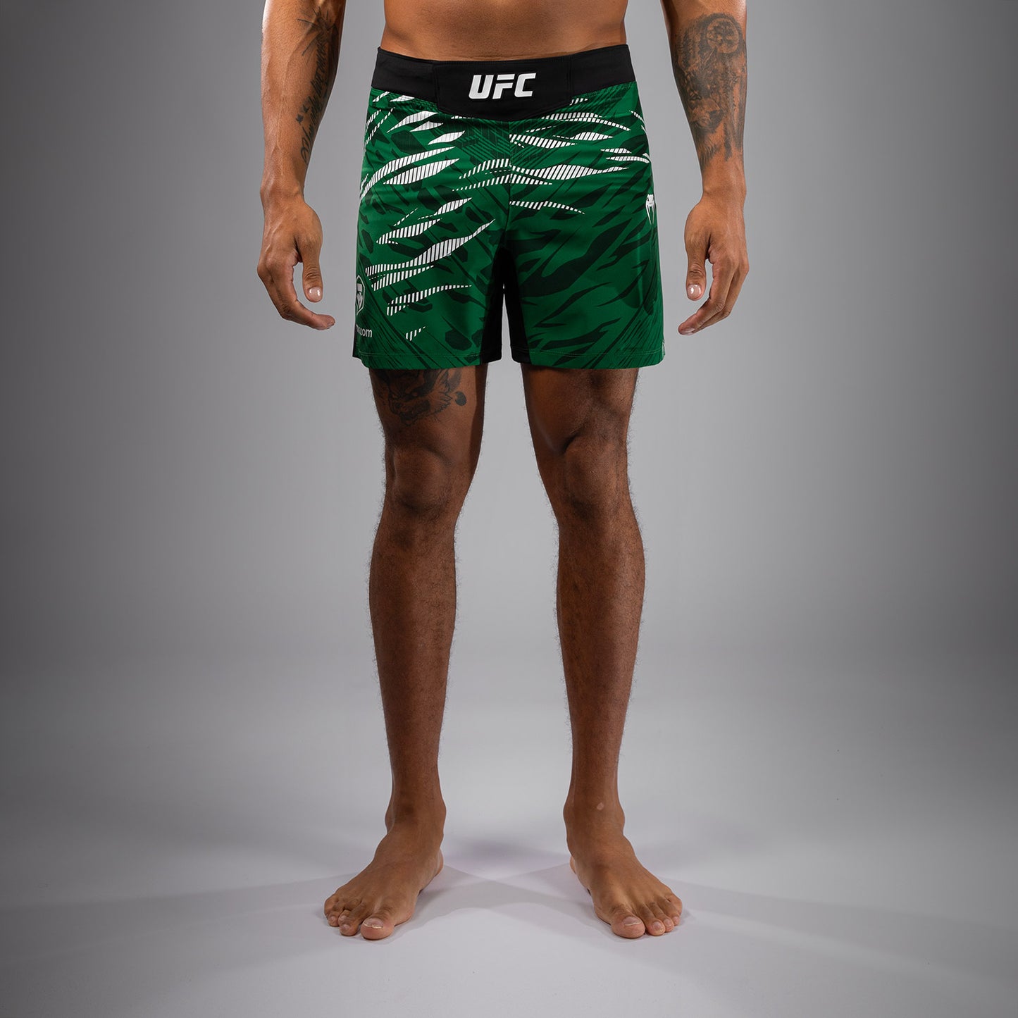 UFC Fusion by Venum Authentic Fight Night 男士格斗短裤 – 短款 – 绿色