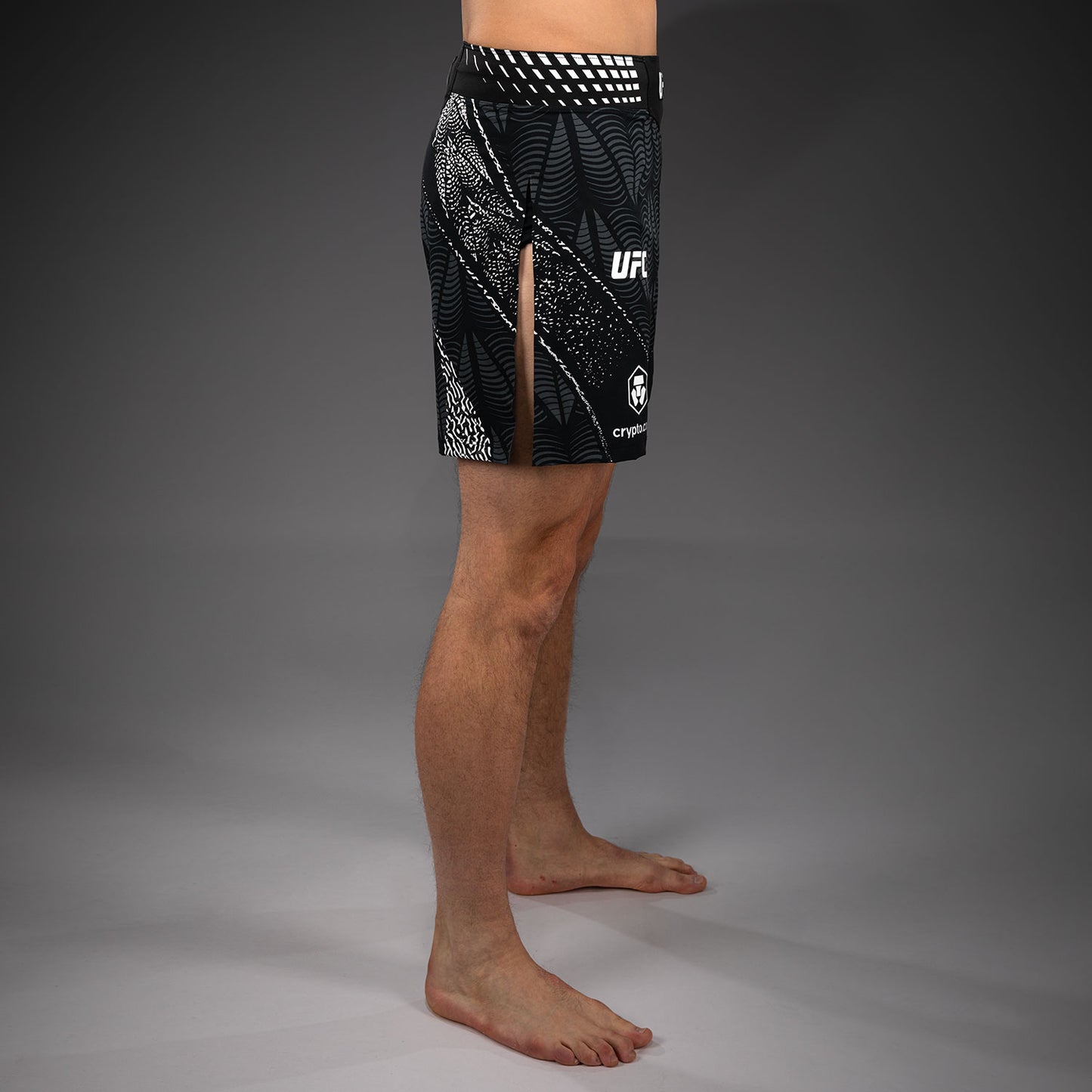Men's UFC Zenith by Venum 黑色 Authentic格斗之夜角斗士格斗短裤
