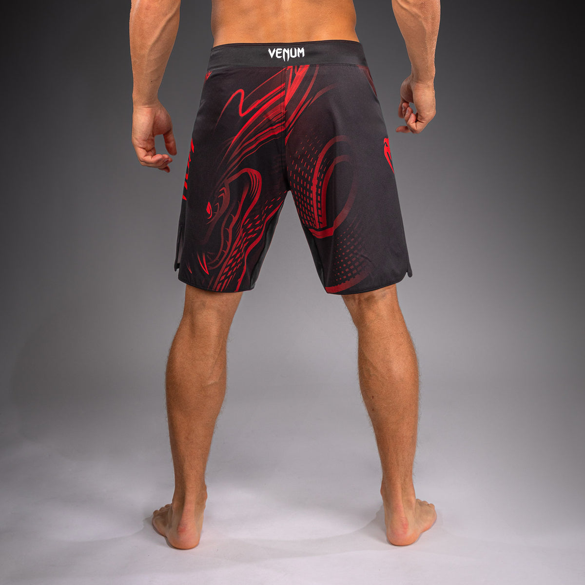 Venum Crimson Viper 2.0 格斗短裤 - 黑色/红色