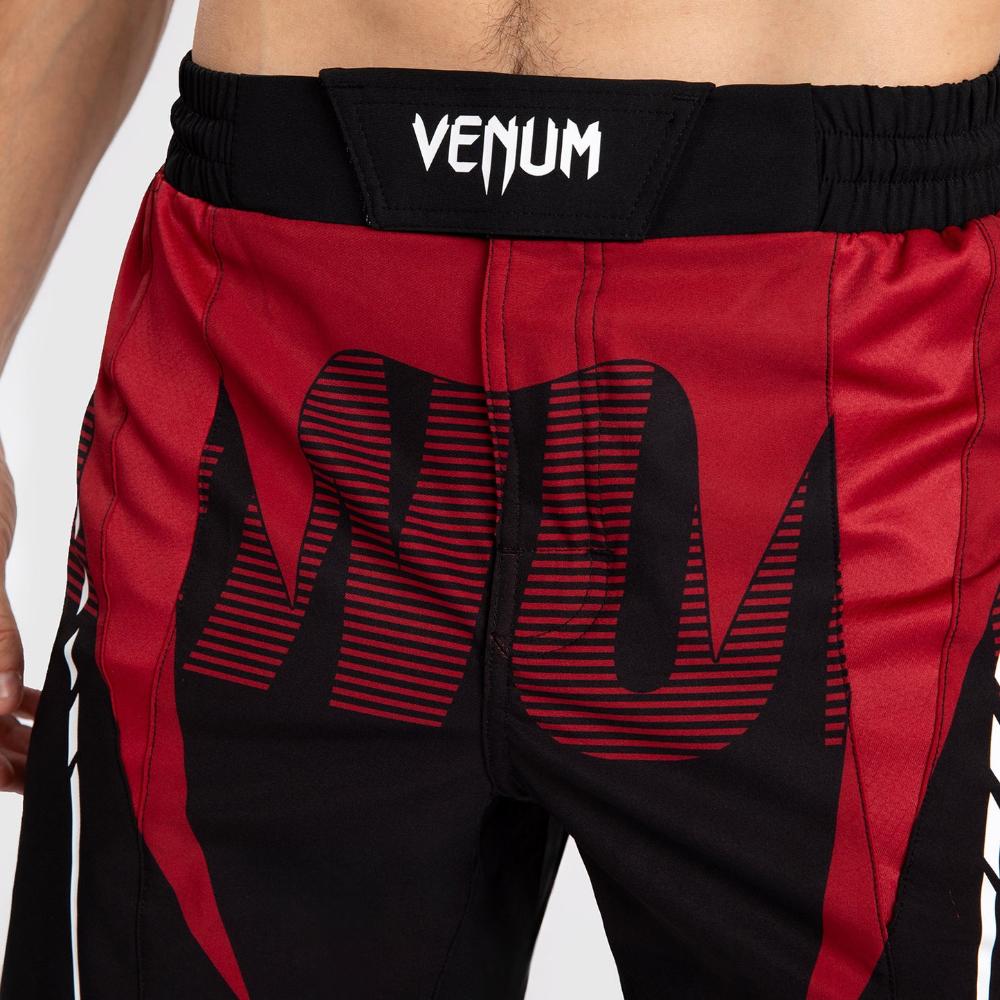 Venum Adrenaline 男士格斗短裤 – 红色
