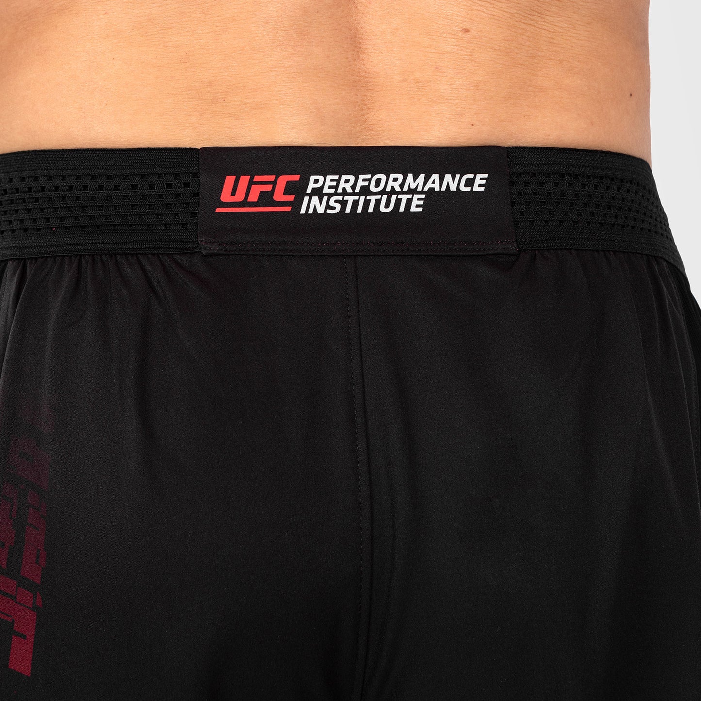 UFC Venum Performance Institute 2.0 男士性能短裤 – 黑色/红色