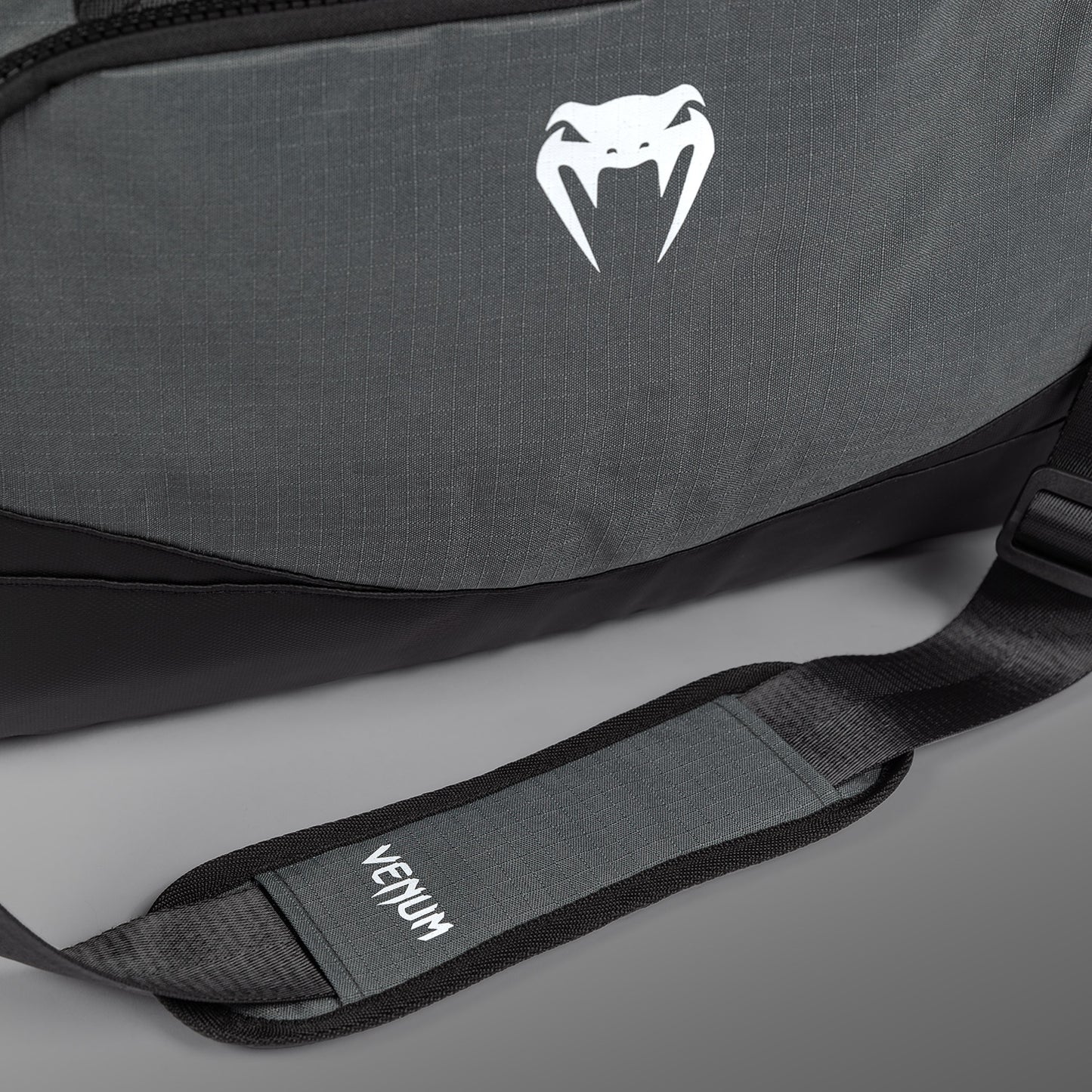 Venum Evo 2 XTrem Ripstop 运动包（55-63升）–风暴灰