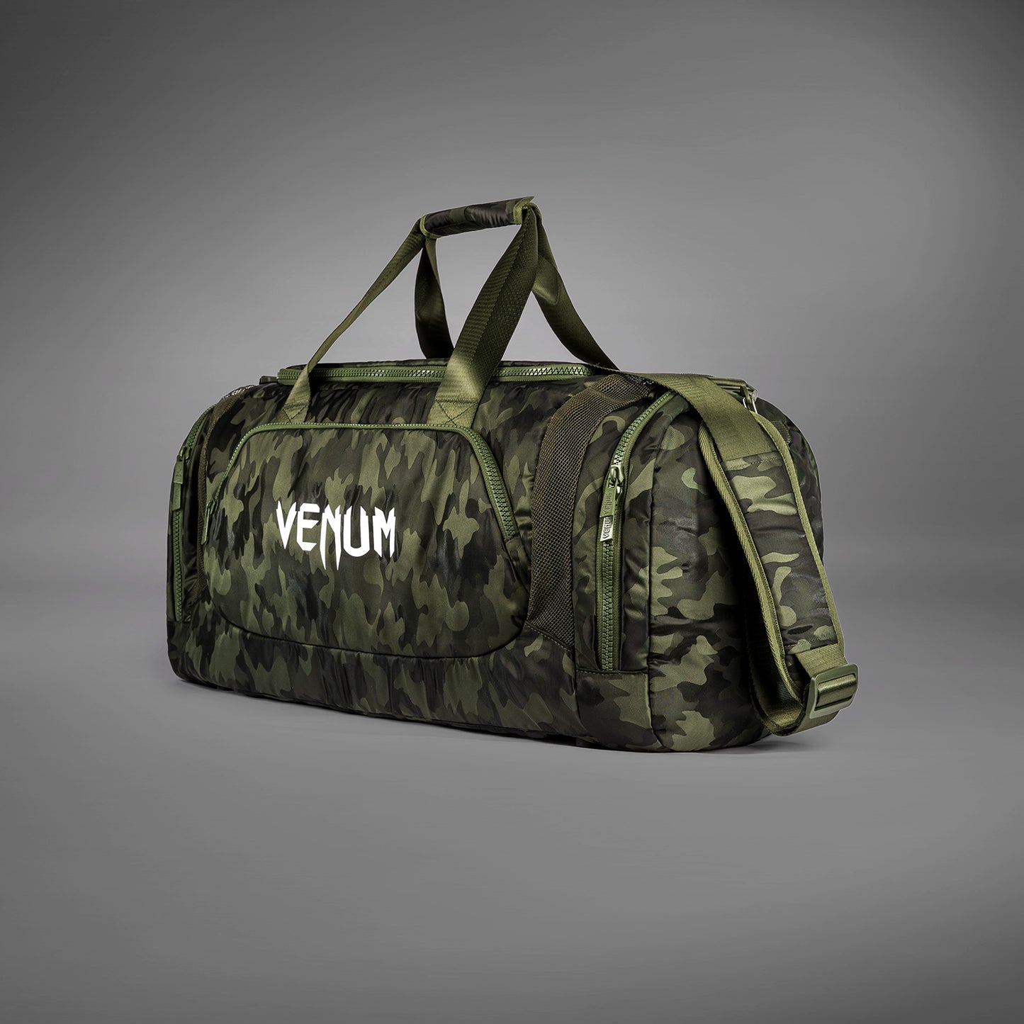 Venum Trainer Lite 运动包（48L）– 卡其色/迷彩色